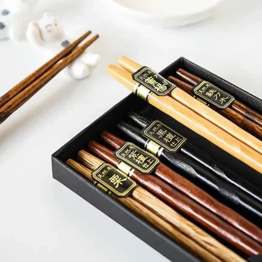 Gohobi – 5 par japanske spisepinner av tre Cone - Cone