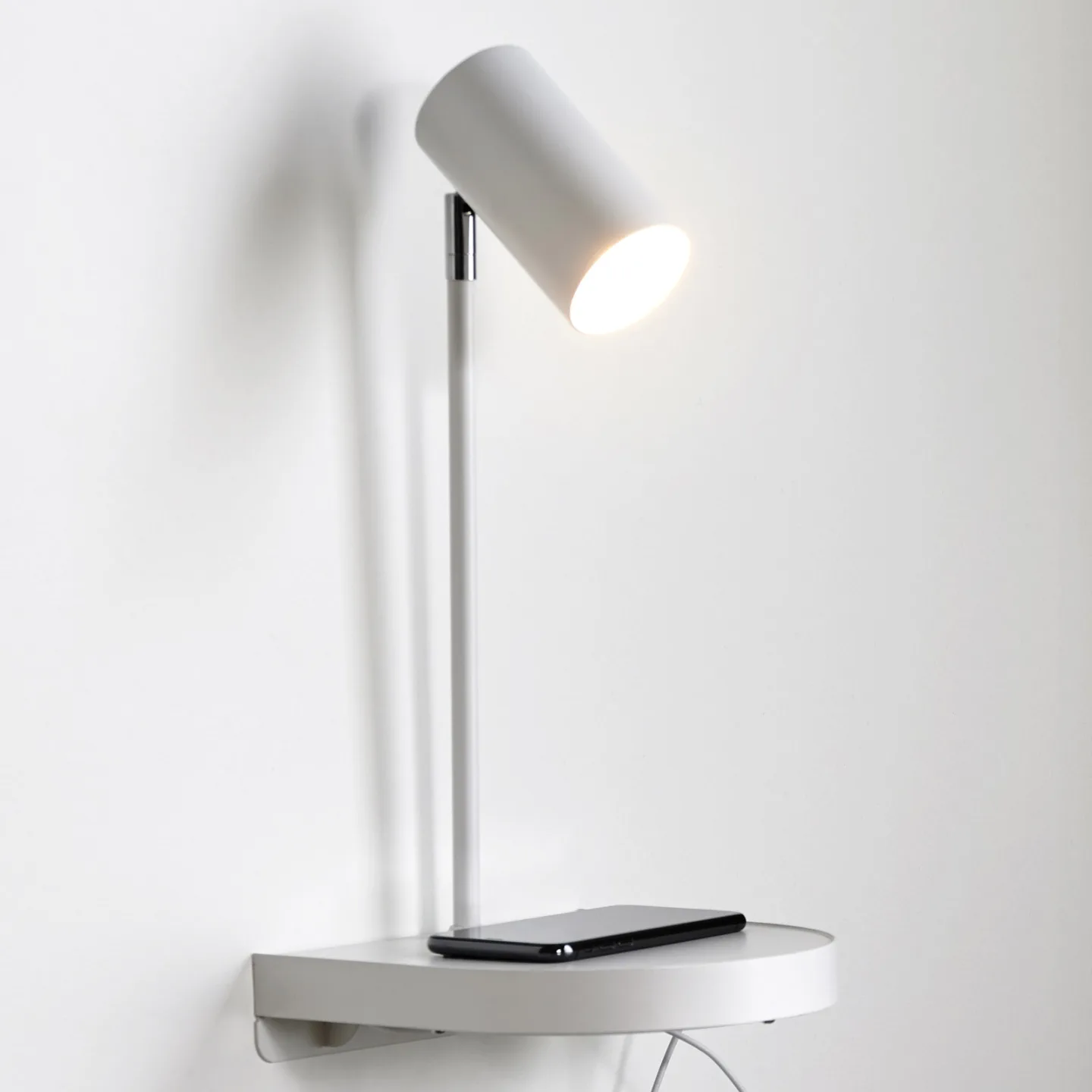 Cody Væglampe m/USB-A Port for Charging White - Nordlux - Soveværelse - Moderne - Metal - Med én lyskilde