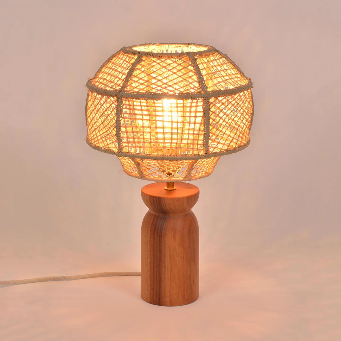 Odyssée Tischleuchte, Höhe 43cm - MARKET SET - Wohnzimmer - Design - Holz - Mit Schirm
