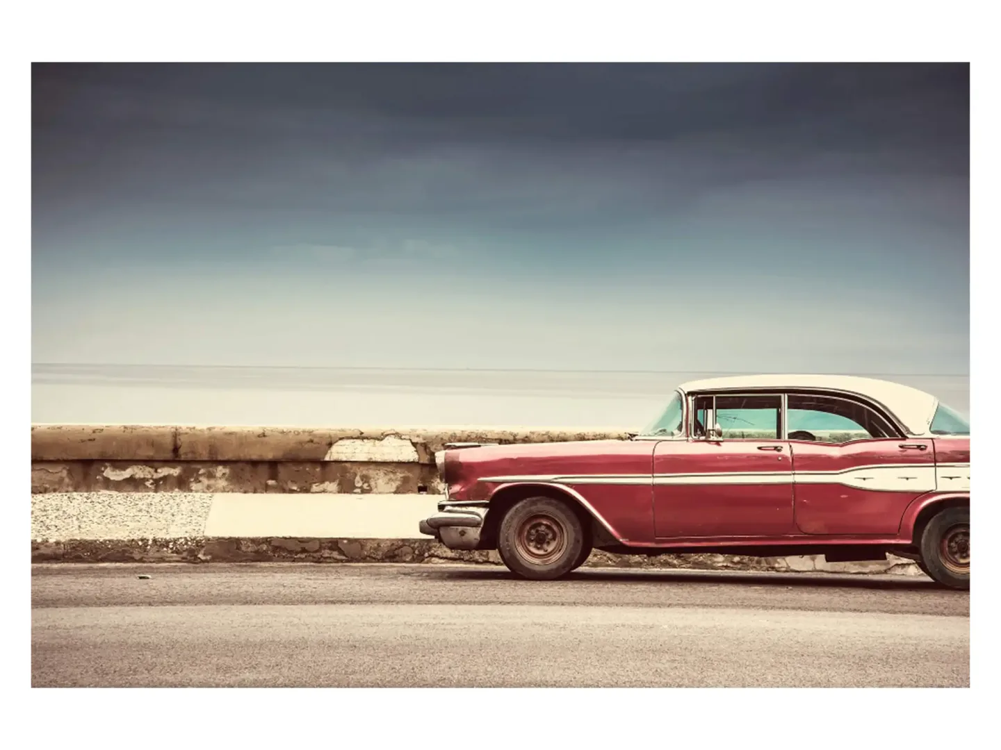 image LAND Digitaldruck auf Acrylglas Roter Oldtimer | Schubiger Möbel