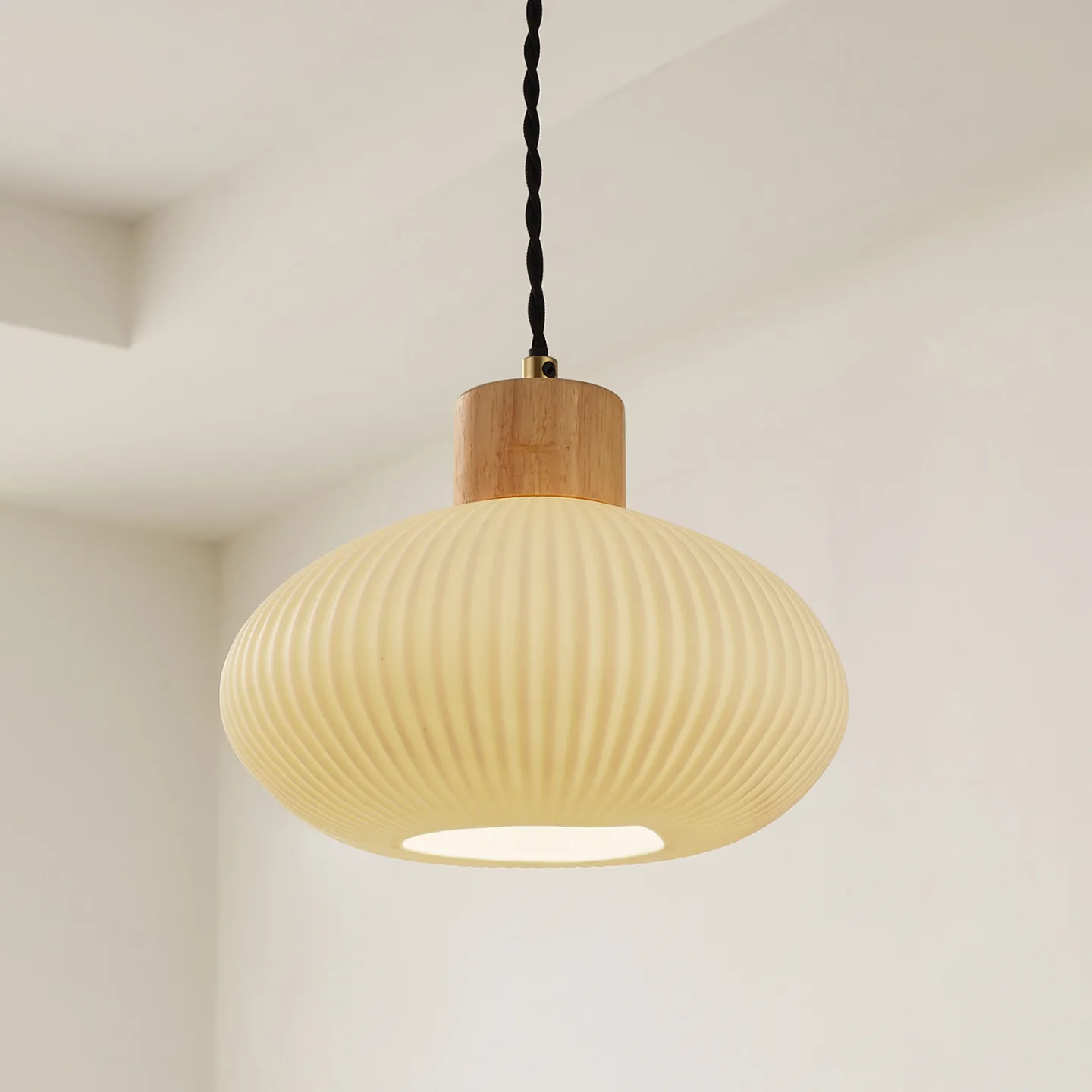 Paulie Taklampa Vit - Lindby - Vardagsrum - Modern - Keramik - Med en ljuskälla