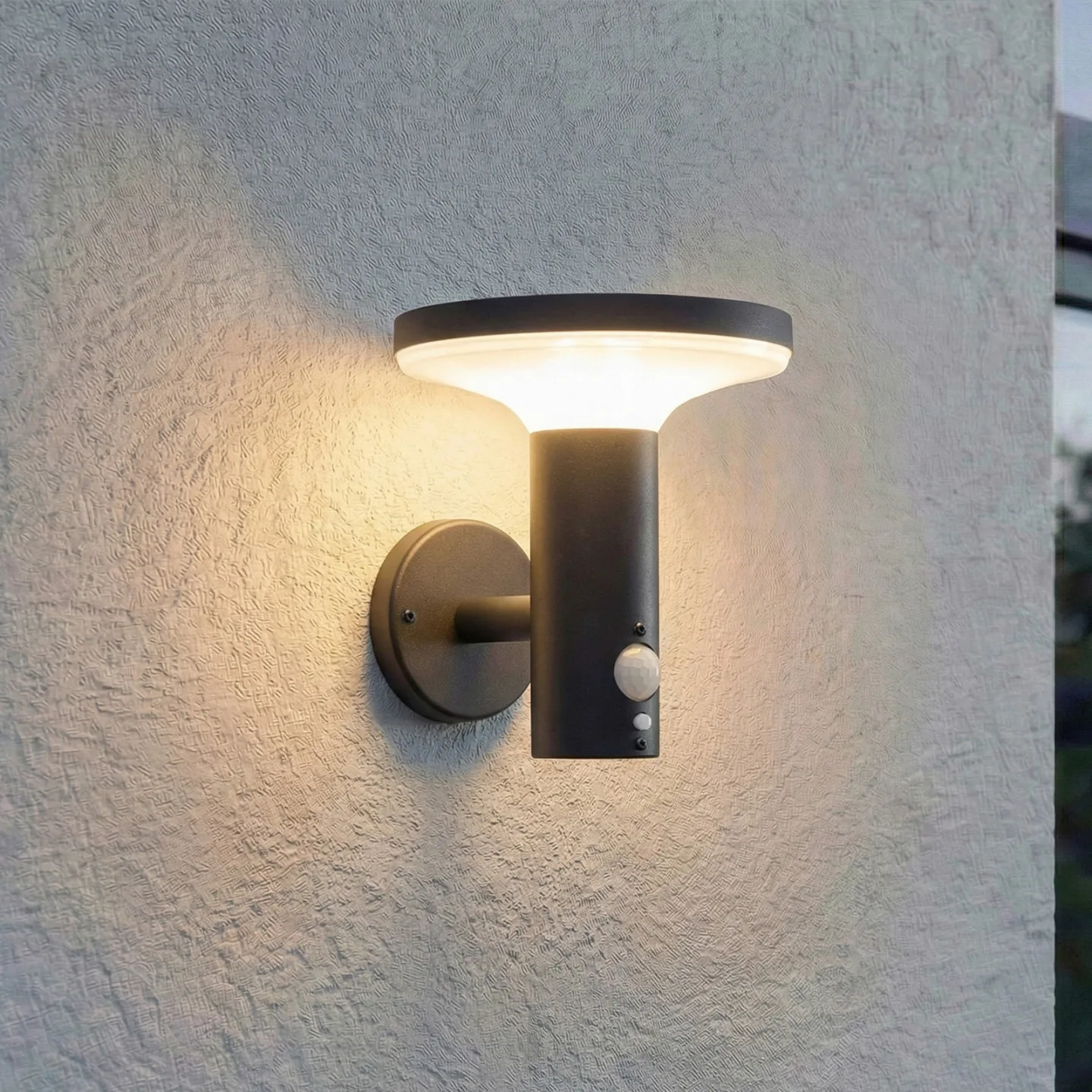 Kalen LED-solcellelampe til væg, sort, metal, 17 cm, bevægelsessensor - PRIOS - Moderne - Med én lyskilde