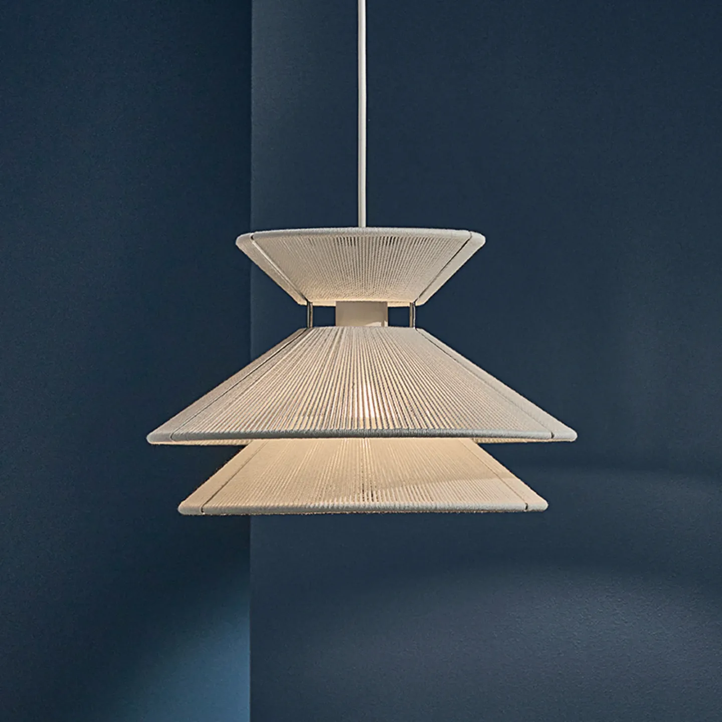 Kiku Pendel Ø35,5 Hvit - Frandsen - Stue - Design - Stoff / Tekstil - Med skjerm