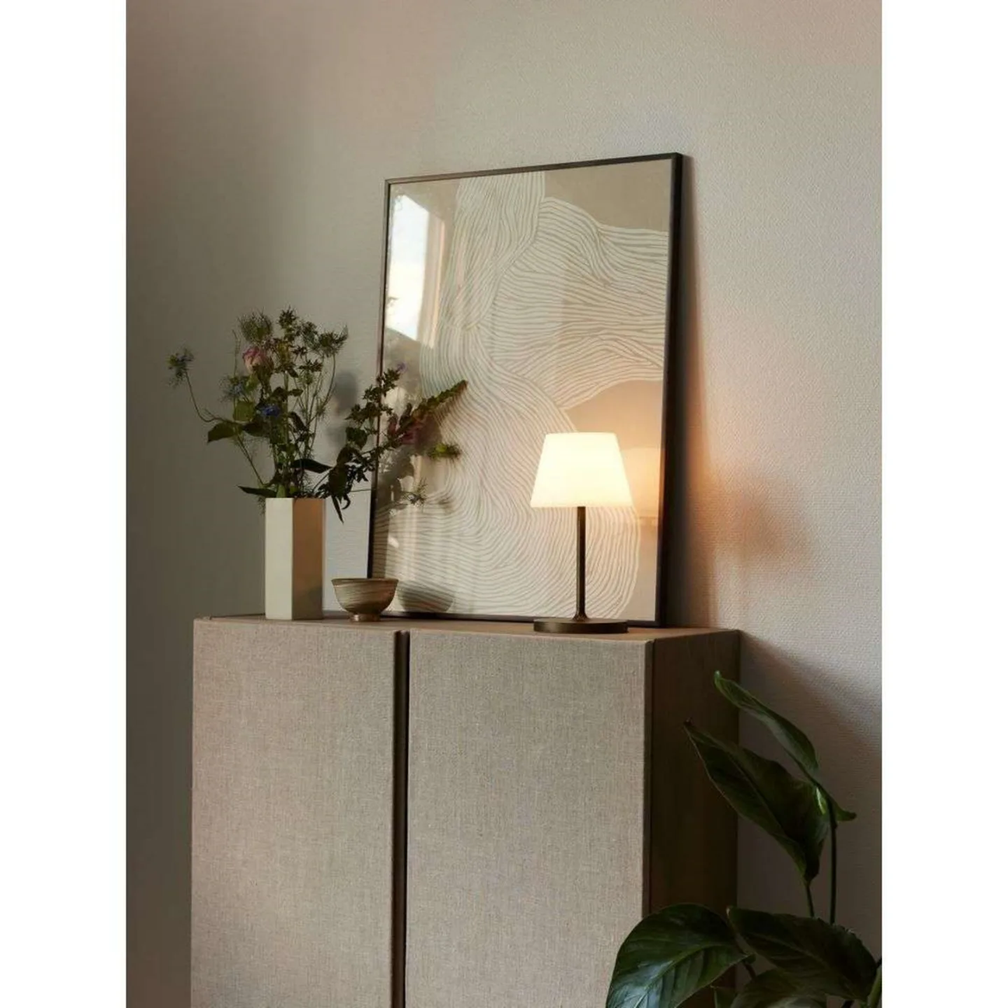 New Northern Tischleuchte Antique Brass - Halo Design - Wohnzimmer - Aluminium