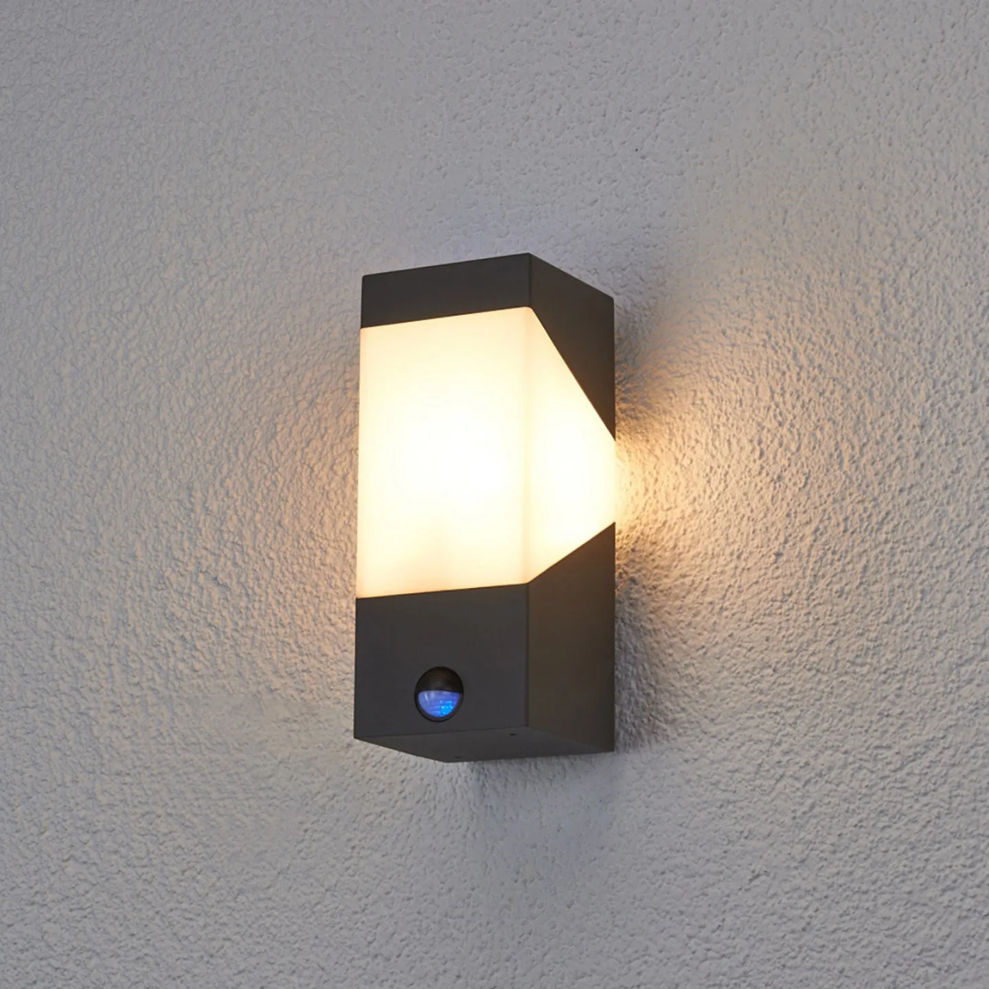 Kiran Außen Wandleuchte w/Sensor Graphite - Lucande - Terrasse - Modern - Aluminium - Eckig