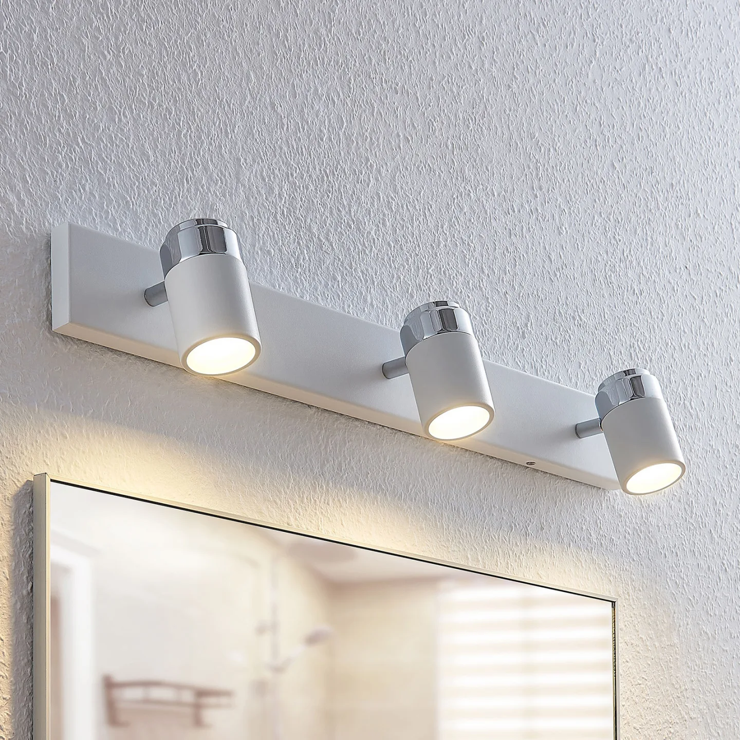 Kardo 3 Væglampe White/Chrome - Lindby - Stue - Moderne - Metal - Med flere lyskilder