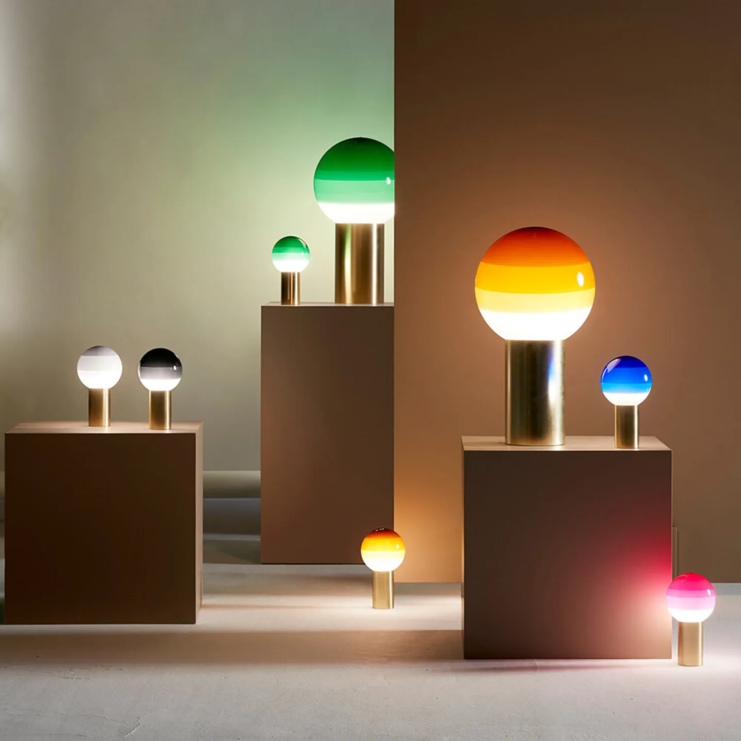 Dipping Light Tischleuchte M Off-White - Marset - Wohnzimmer - Glas