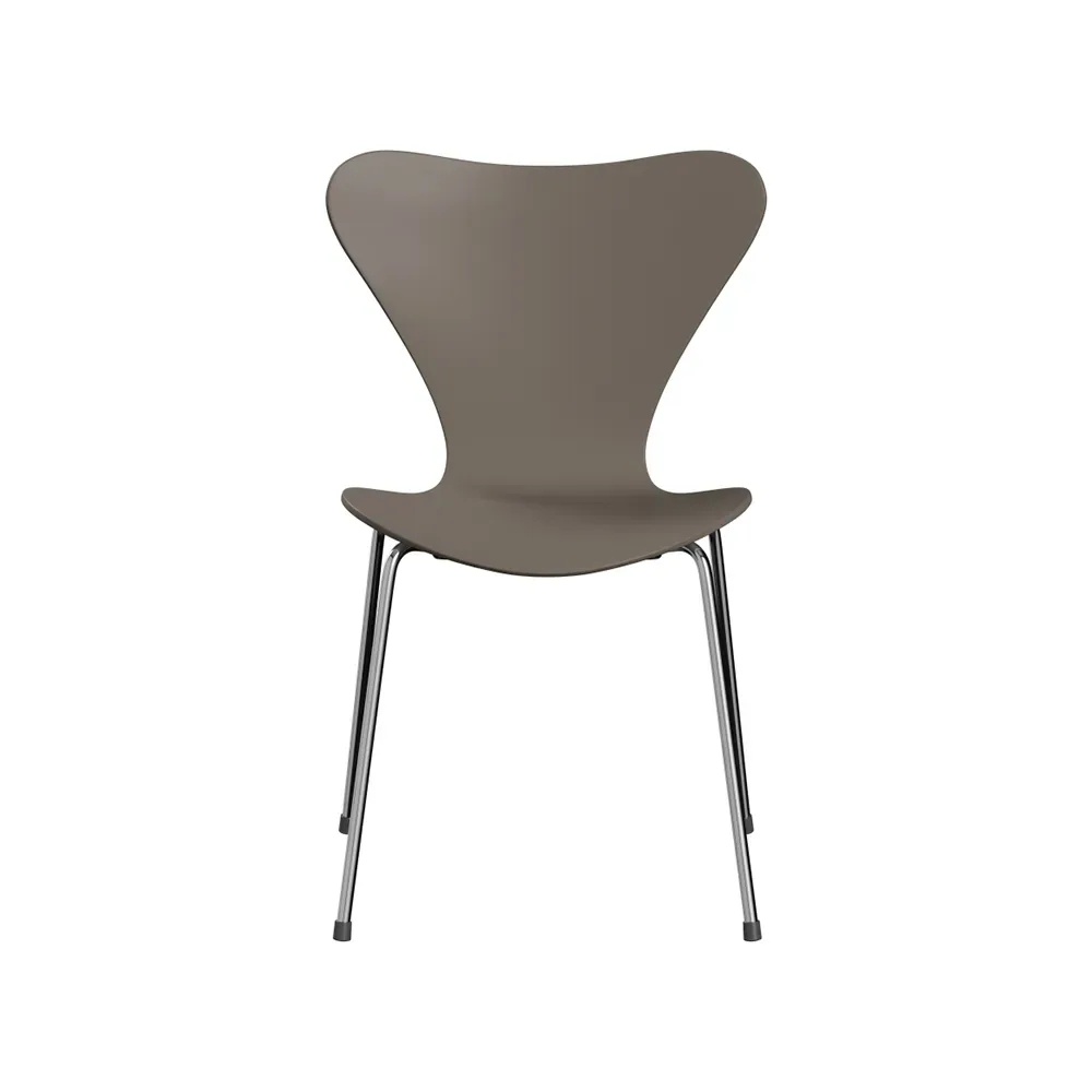 Fritz Hansen Sjuan 3107 stol Deep clay-lackad-kromat stålstativ