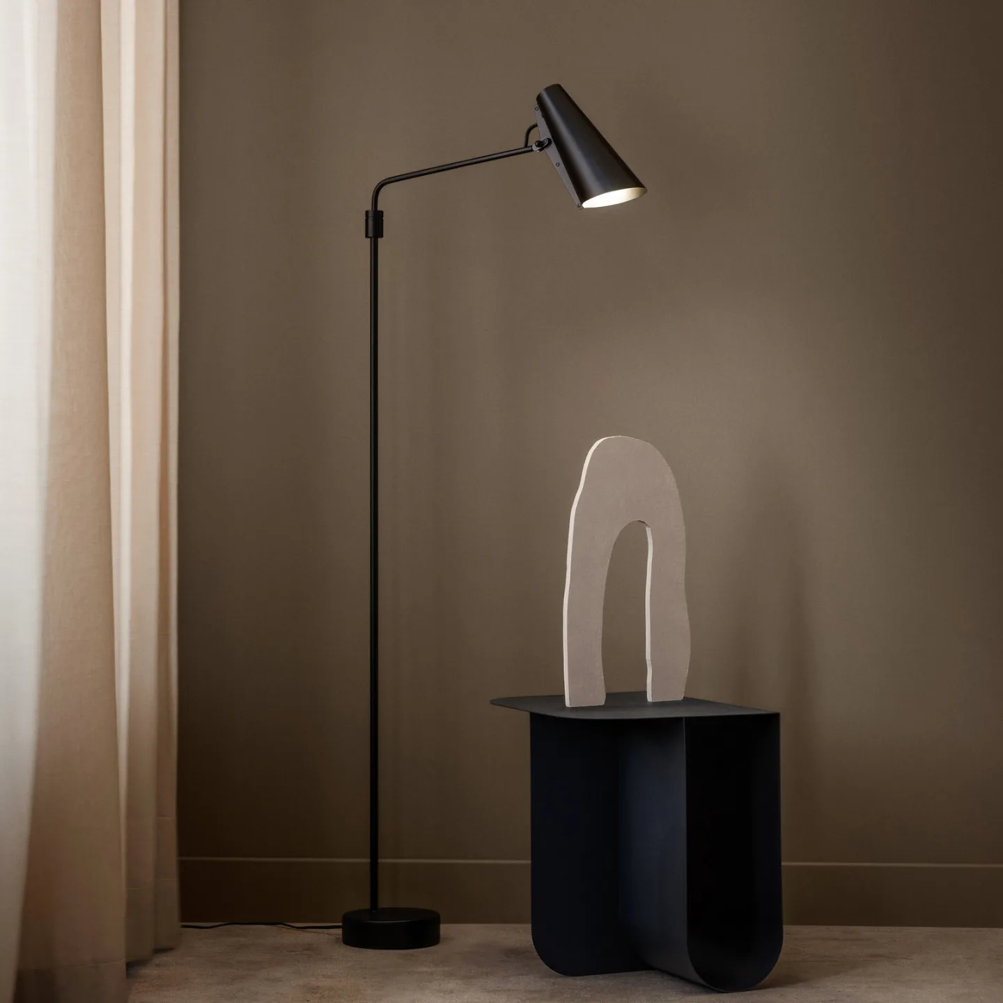 Birdy Gulvlampe Swing Black/Black - Northern Birdy Swing - Stue - Design - Metall - Med skjerm