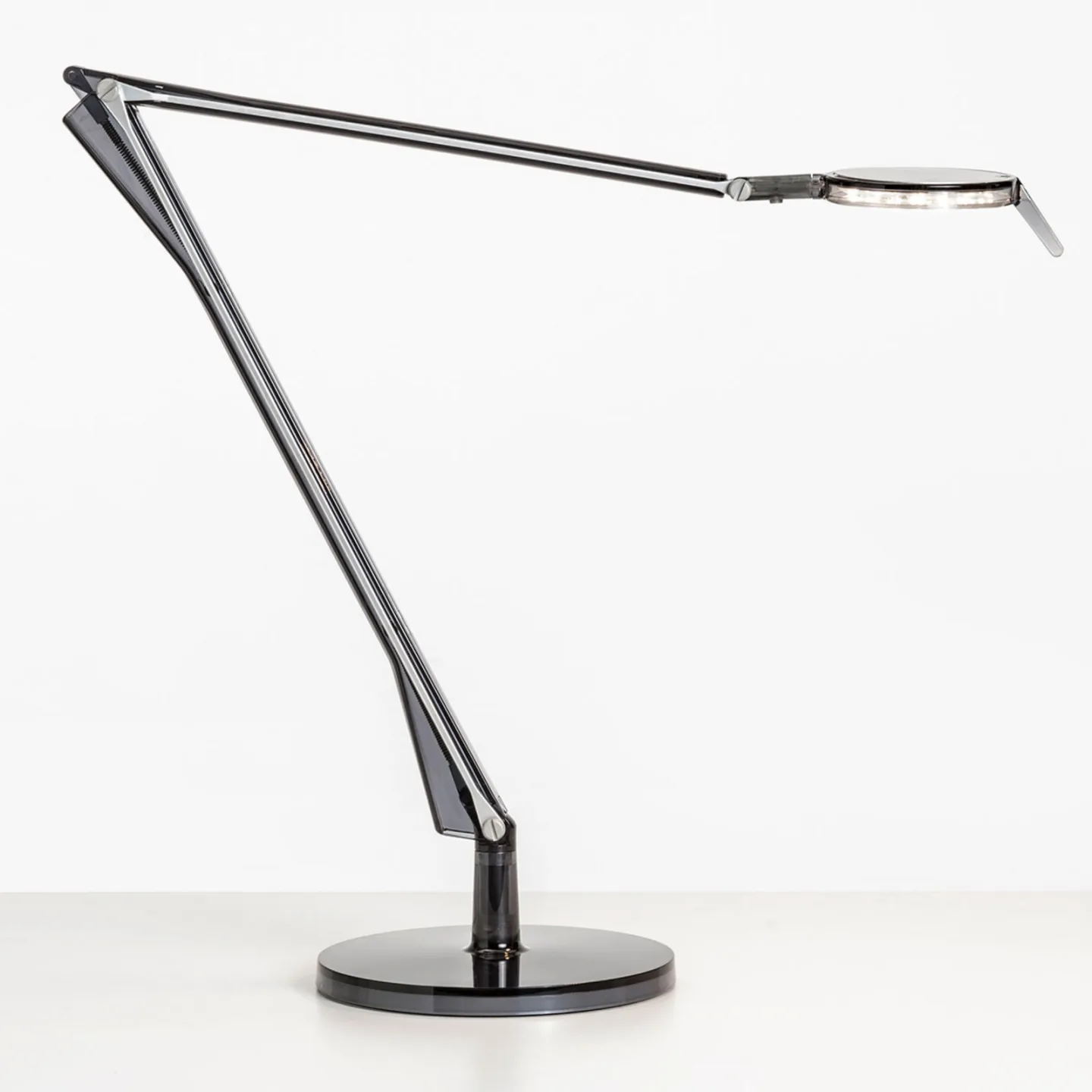 Aledin Tec Tischleuchte Smoke - Kartell - Wohnzimmer - Modern - Kunststoff - Einflammig