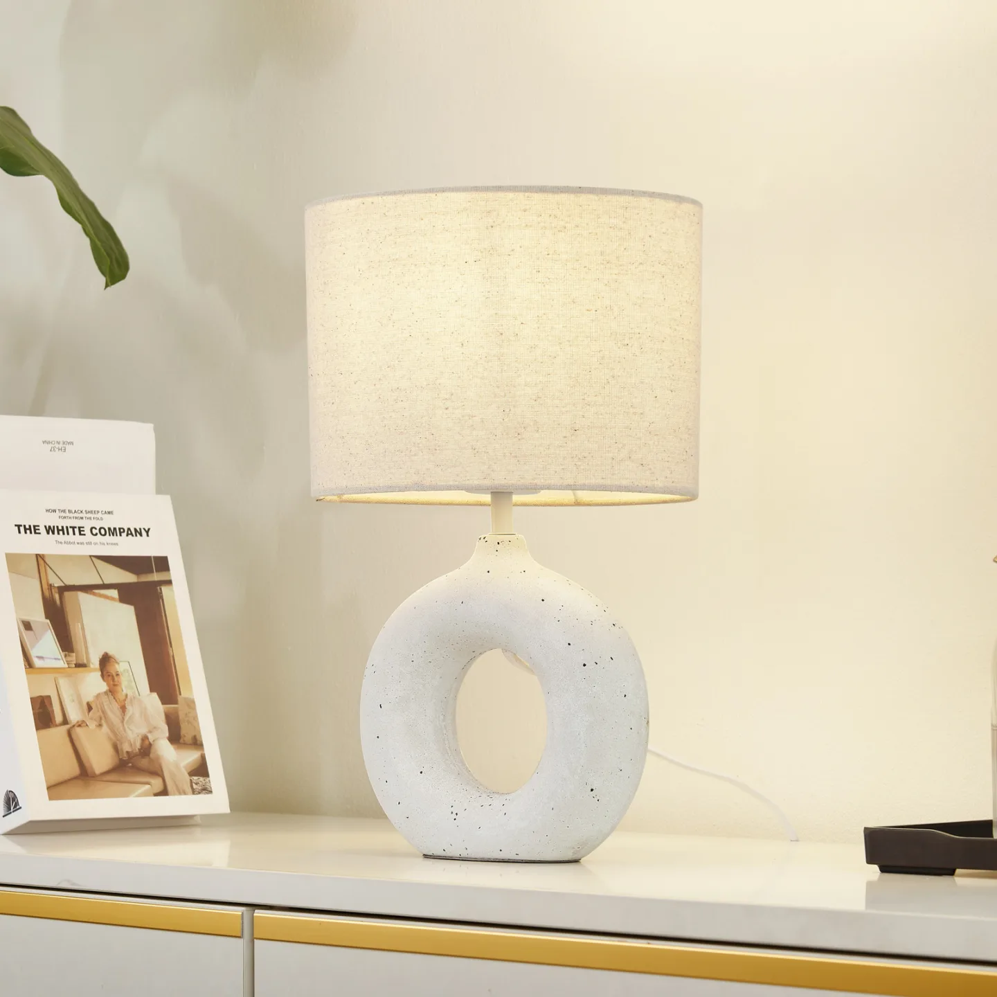 Kody Tischleuchte Beige - Lindby - Wohnzimmer - Modern - Stoff / Textil - Mit Schirm