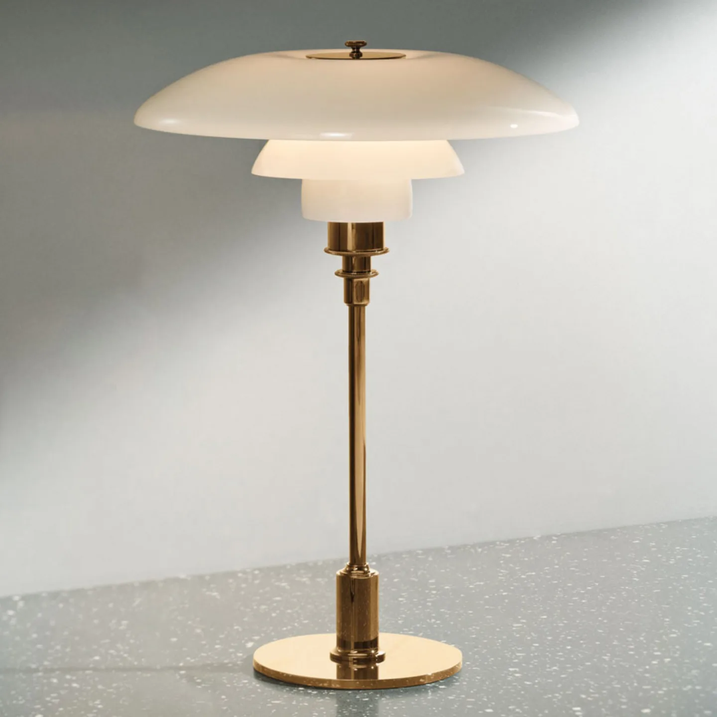 PH 3½-2½ Tischleuchte Messing - Louis Poulsen PH 3 1/2-2 1/2 - Wohnzimmer - Design - Glas - Mit Schirm