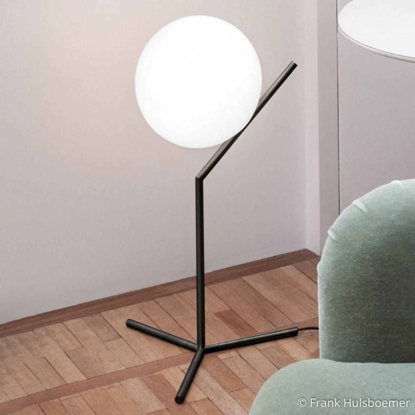 IC T1 High Tischleuchte Matt Schwarz - Flos - Wohnzimmer - Design - Metall - Kugel