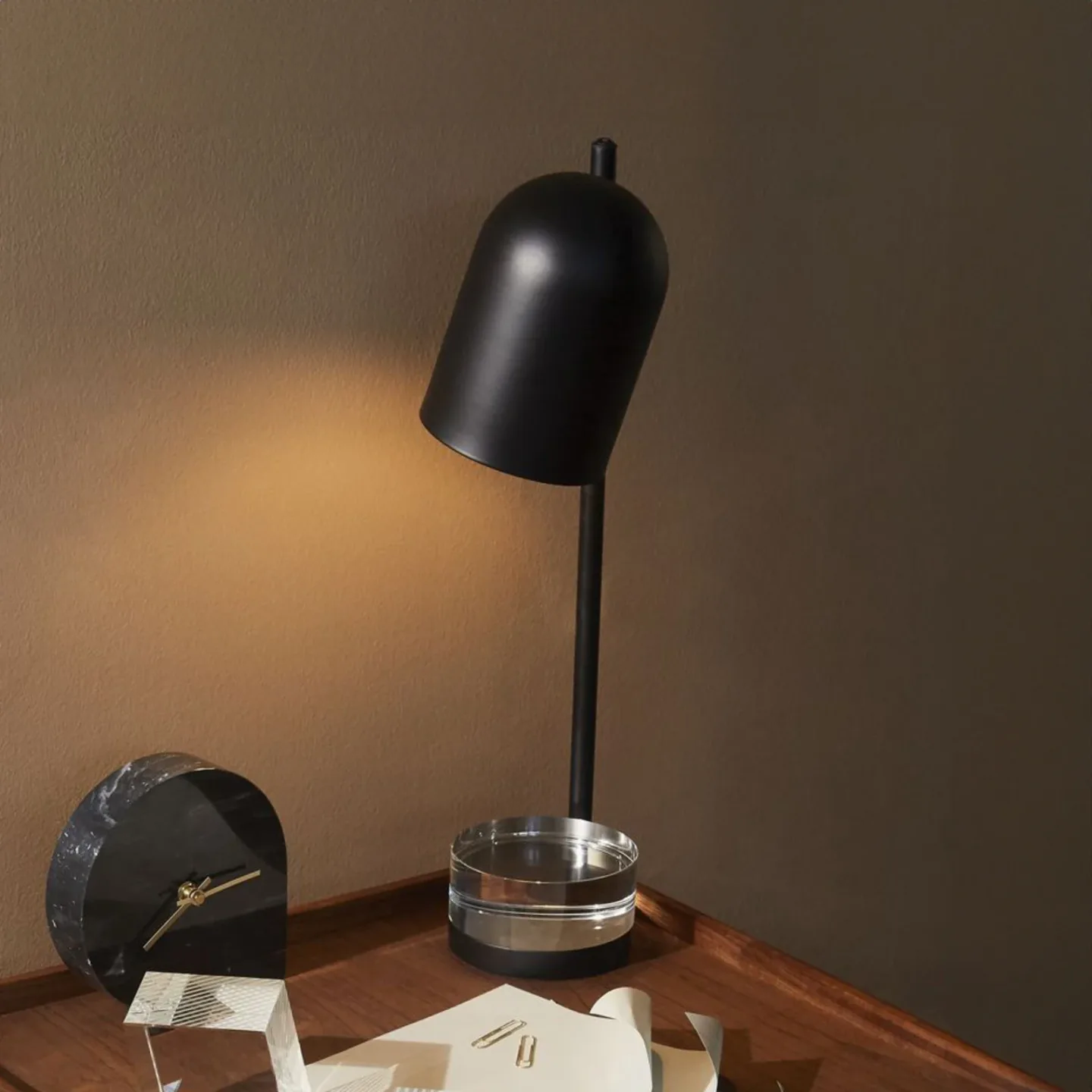 Luceo Tischleuchte Schwarz/Klar - AYTM - Wohnzimmer - Design - Metall - Einflammig