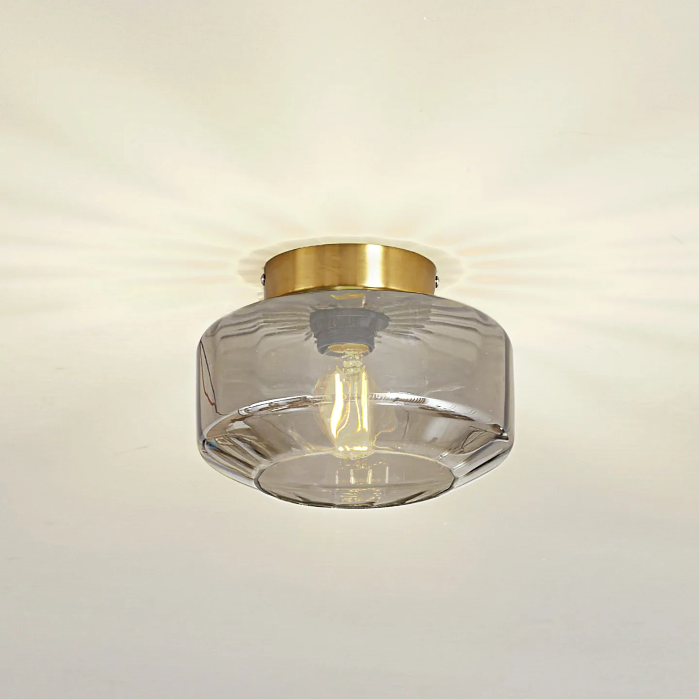 Hildur loftlampe Ø 22 cm røggråt glas - Lindby - Spisestue - Med én lyskilde