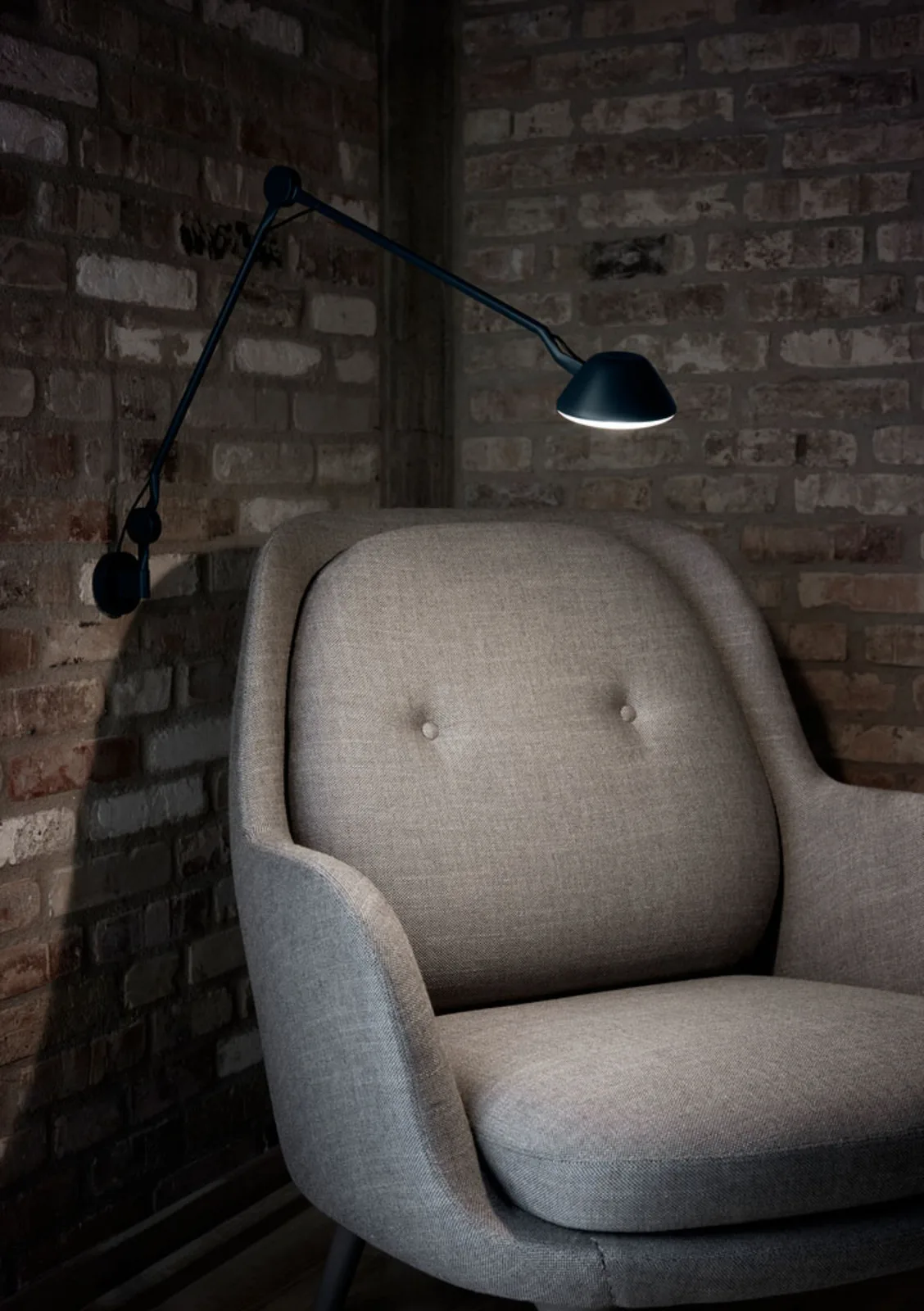 AQ01 Wandleuchte Matt Schwarz - Fritz Hansen - Wohnzimmer - Aluminium