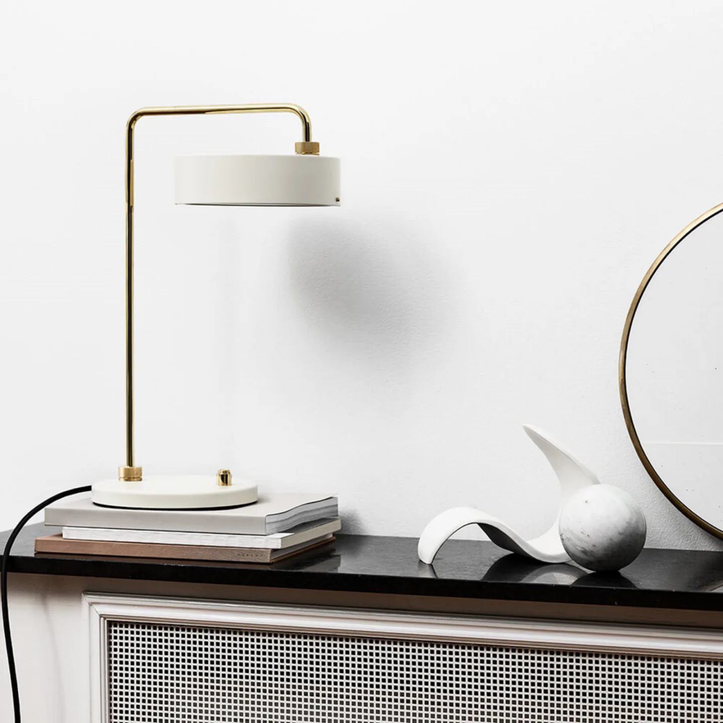 Petite Machine Bordlampe Oyster White - Made By Hand - Stue - Metal
