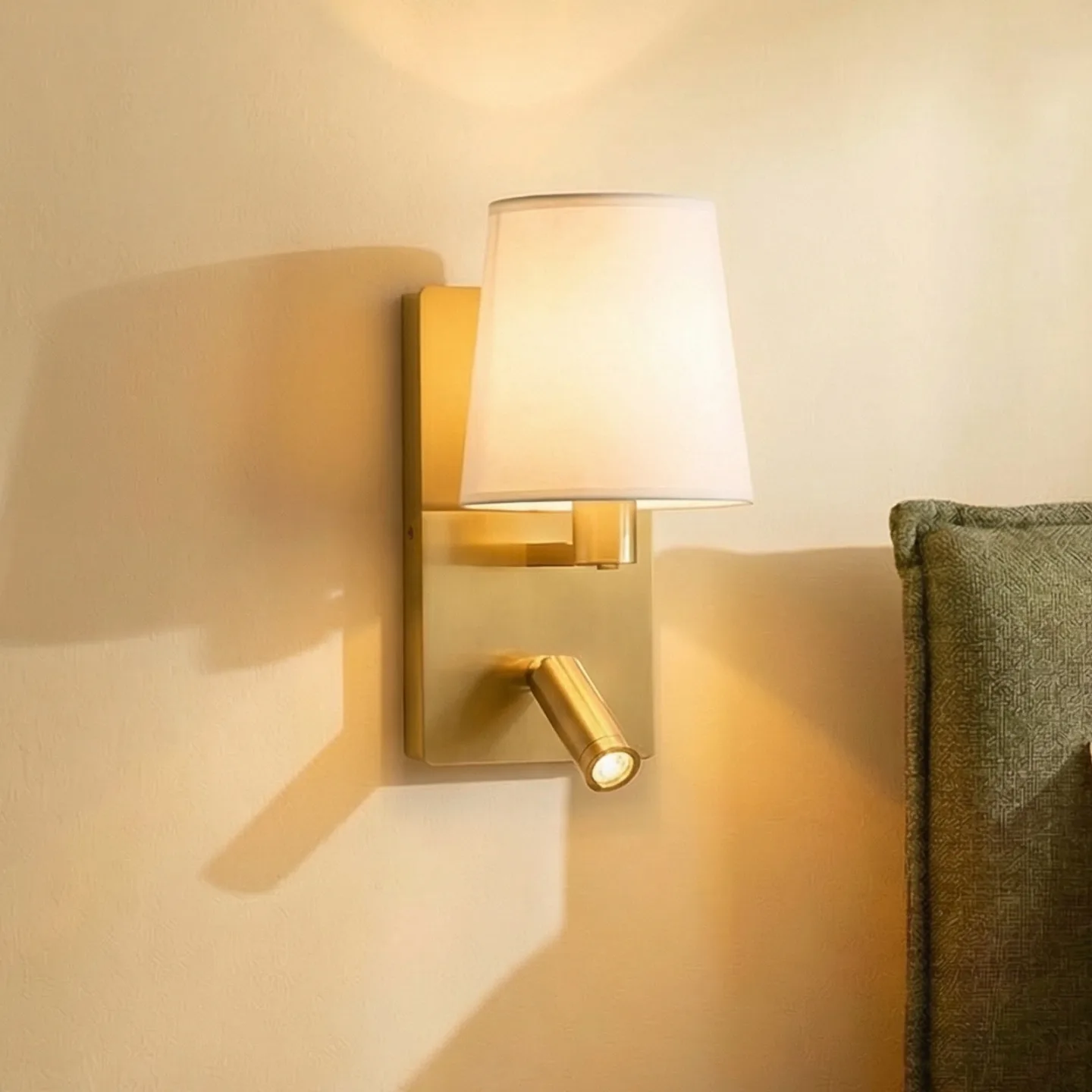 Aiden Wandleuchte White/Brass - Lindby - Wohnzimmer - Modern - Stoff / Textil - Mehrflammig