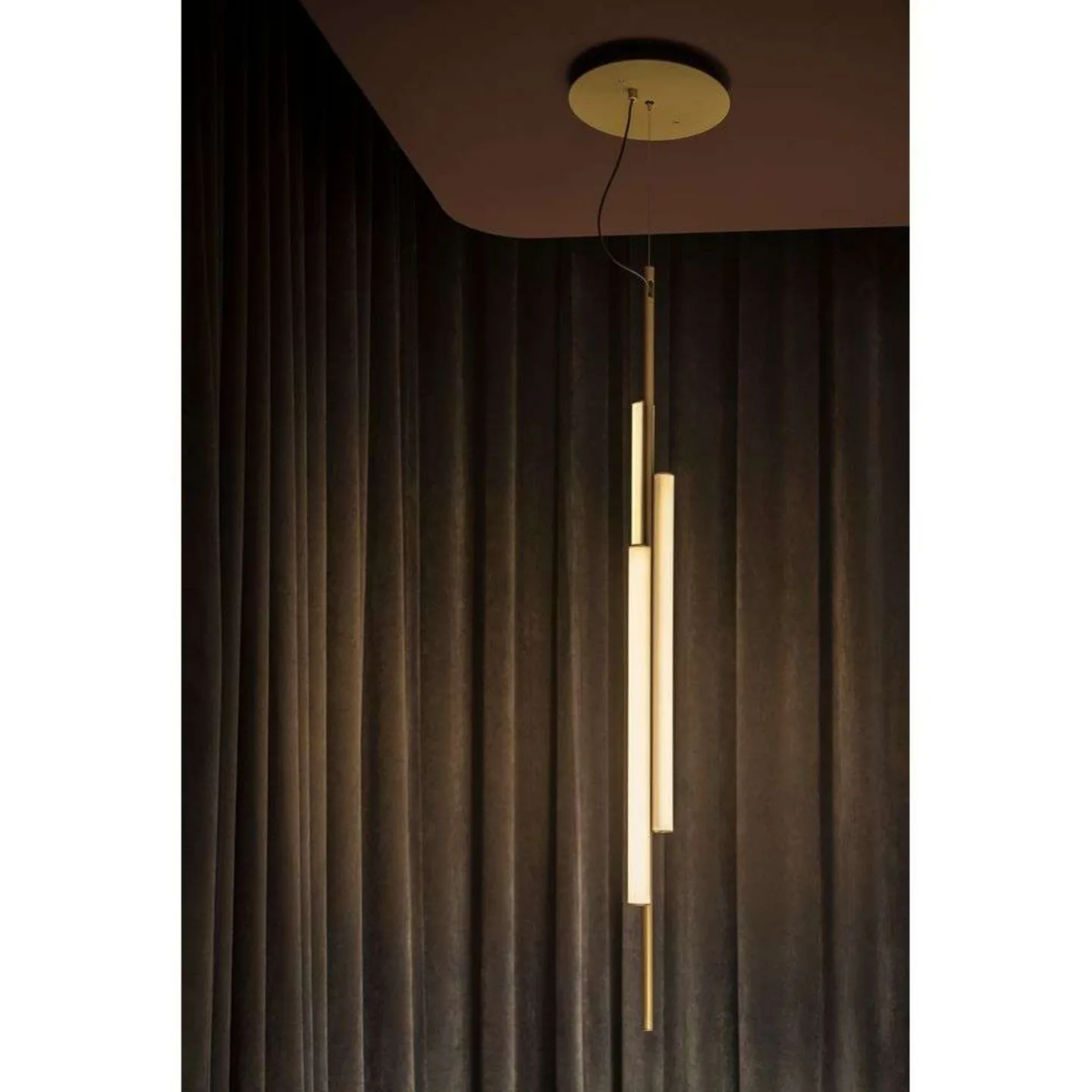 Ambrosia pendellampe med stik 2700K guld - MARSET - Stue - Design - Aluminium