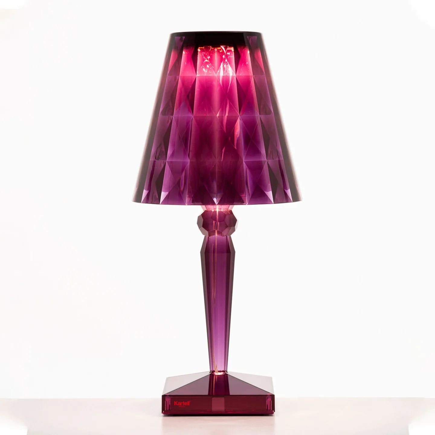 Big Battery Tischleuchte Plum - Kartell - Wohnzimmer - Design - Kunststoff - Mit Schirm