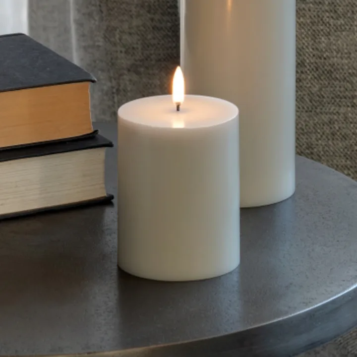 PILLAR LED-stearinlys, lysegrå Høyde 10 cm Voks - Uyuni Lighting - Stue - Annet - Med en lyskilde