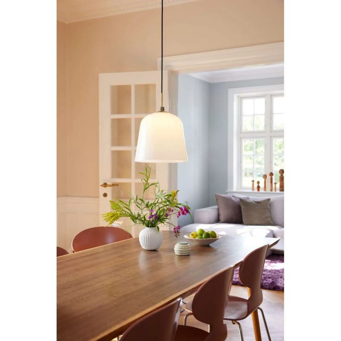 Room 49 Pendel Ø30 Antique Brass/Opal - Halo Design - Spisestue - Glas