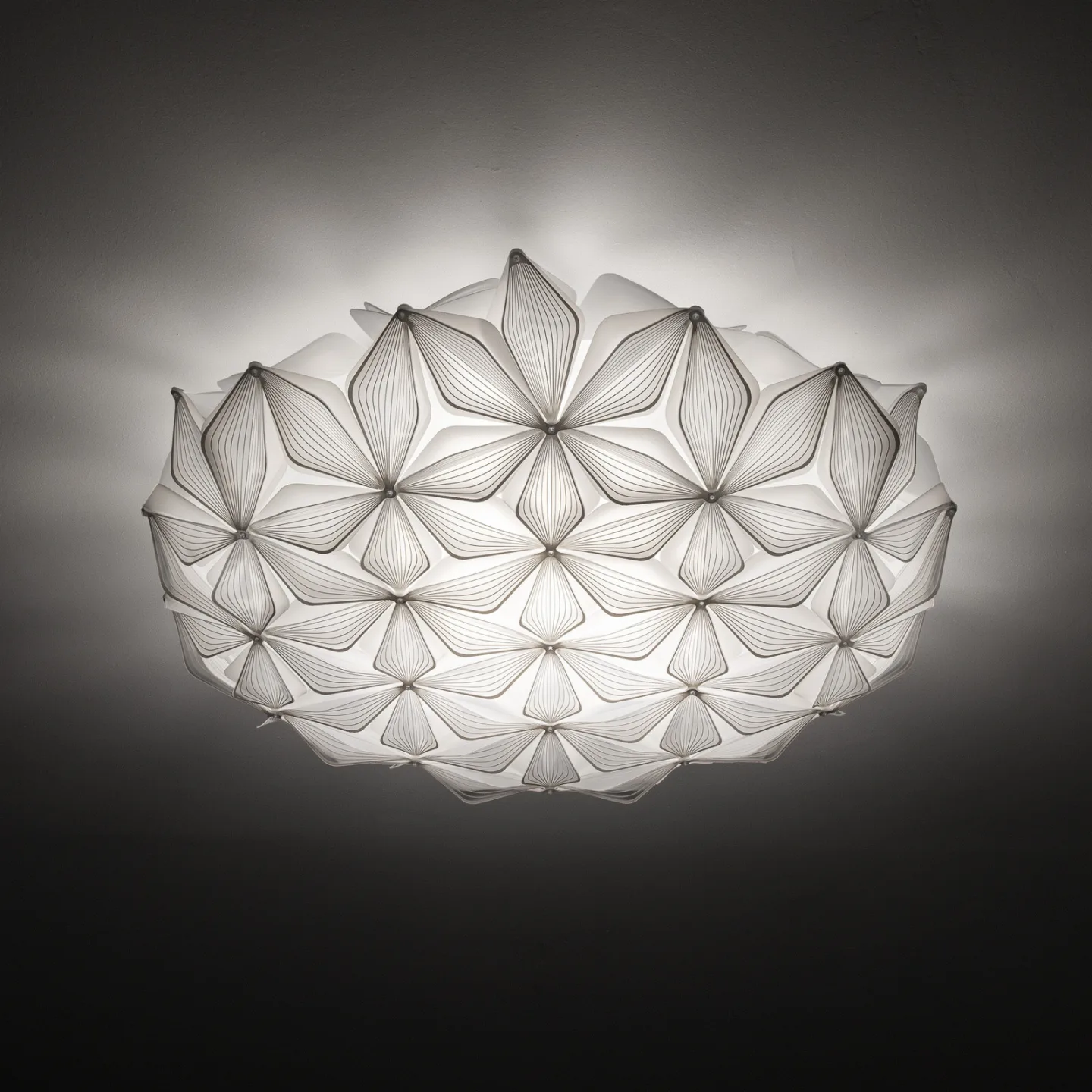 C'EST LA VIE Deckenlampe, weiß, Ø 71 cm, 3-flg. - Slamp - Wohnzimmer - Design - Kunststoff - Bündig