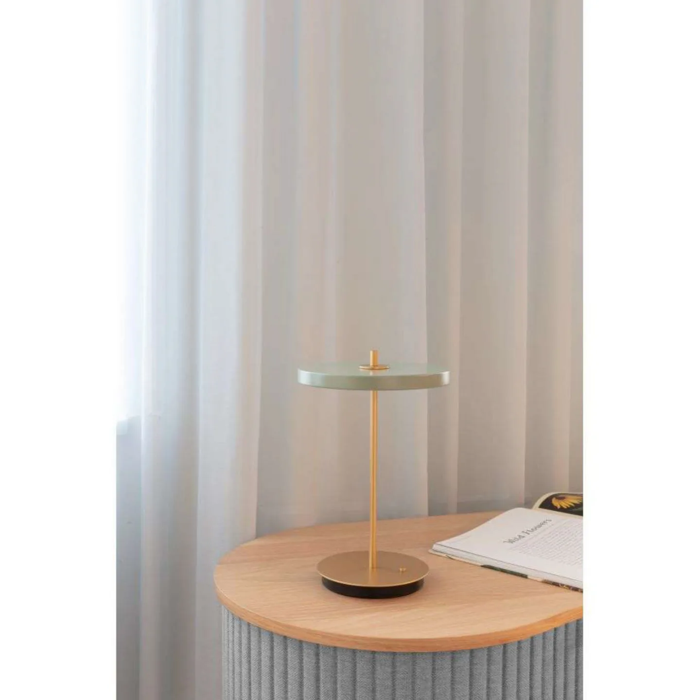 Asteria Move Portable Bordlampe V2 Nuance Olive - UMAGE - Stue - Metal