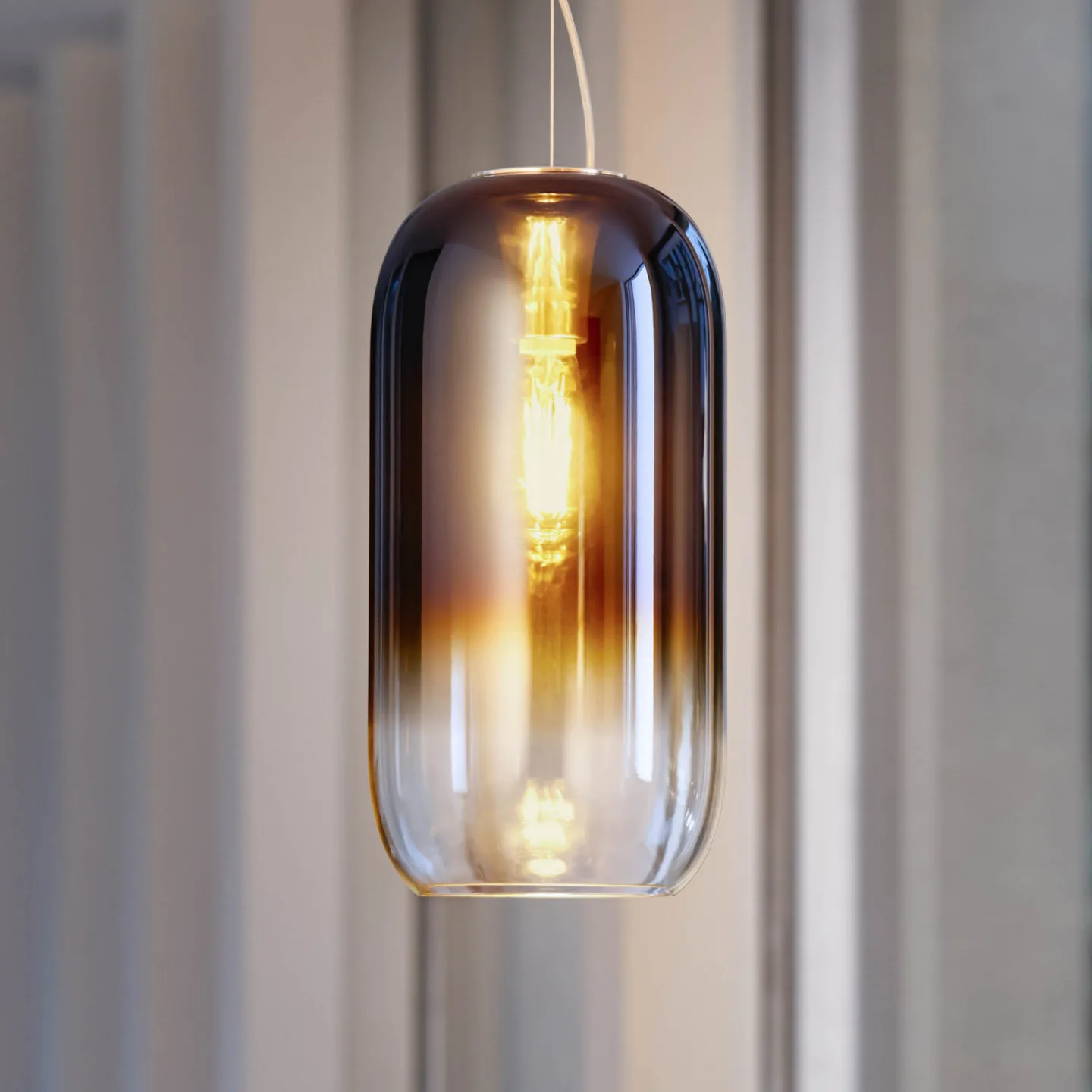 Gople Pendelleuchte Blue Sapphire/Black - Artemide - Wohnzimmer - Design - Glas - Einflammig