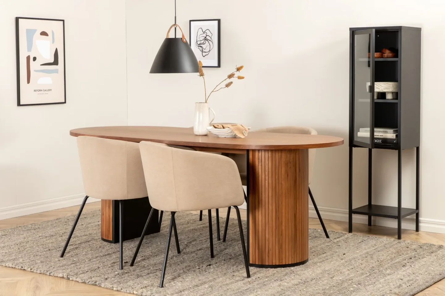 Biana Matgrupp 200 cm Oval inkl 4 Berita Stolar - Valnöt/Beige/Svart