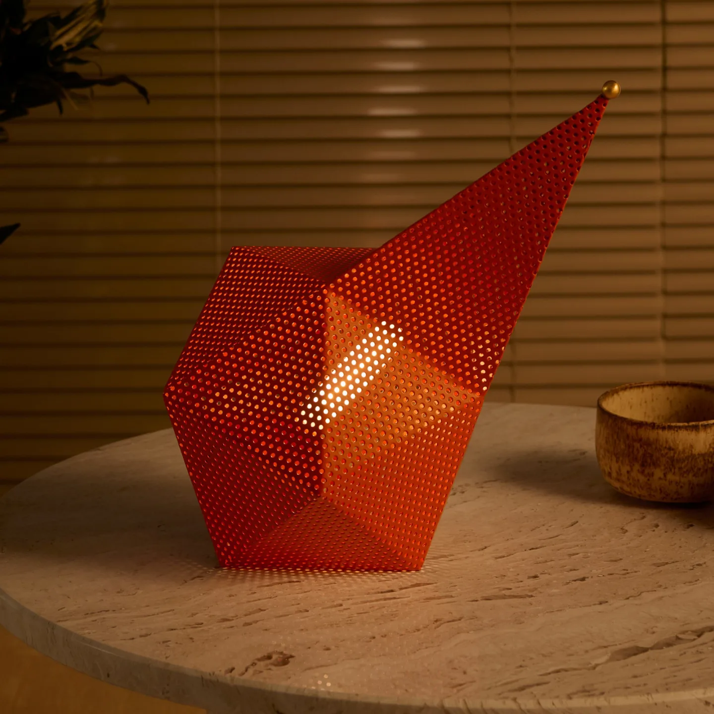 GUBI Bagdad portabel Leuchte International orange