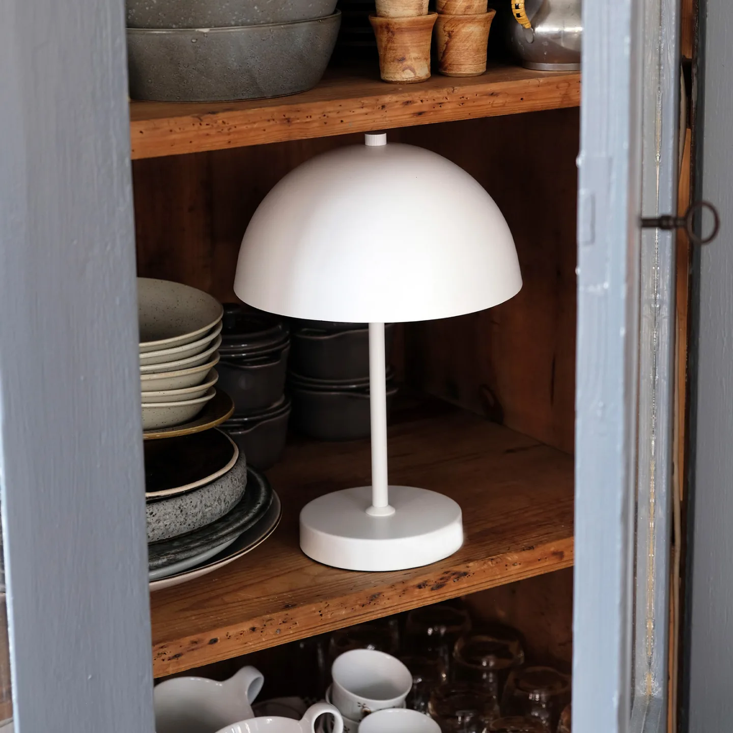 LED-Akku-Tischlampe Stockholm Portable, weiß - Dyberg Larsen - Wohnzimmer - Skandinavisch - Metall - Mit Schirm