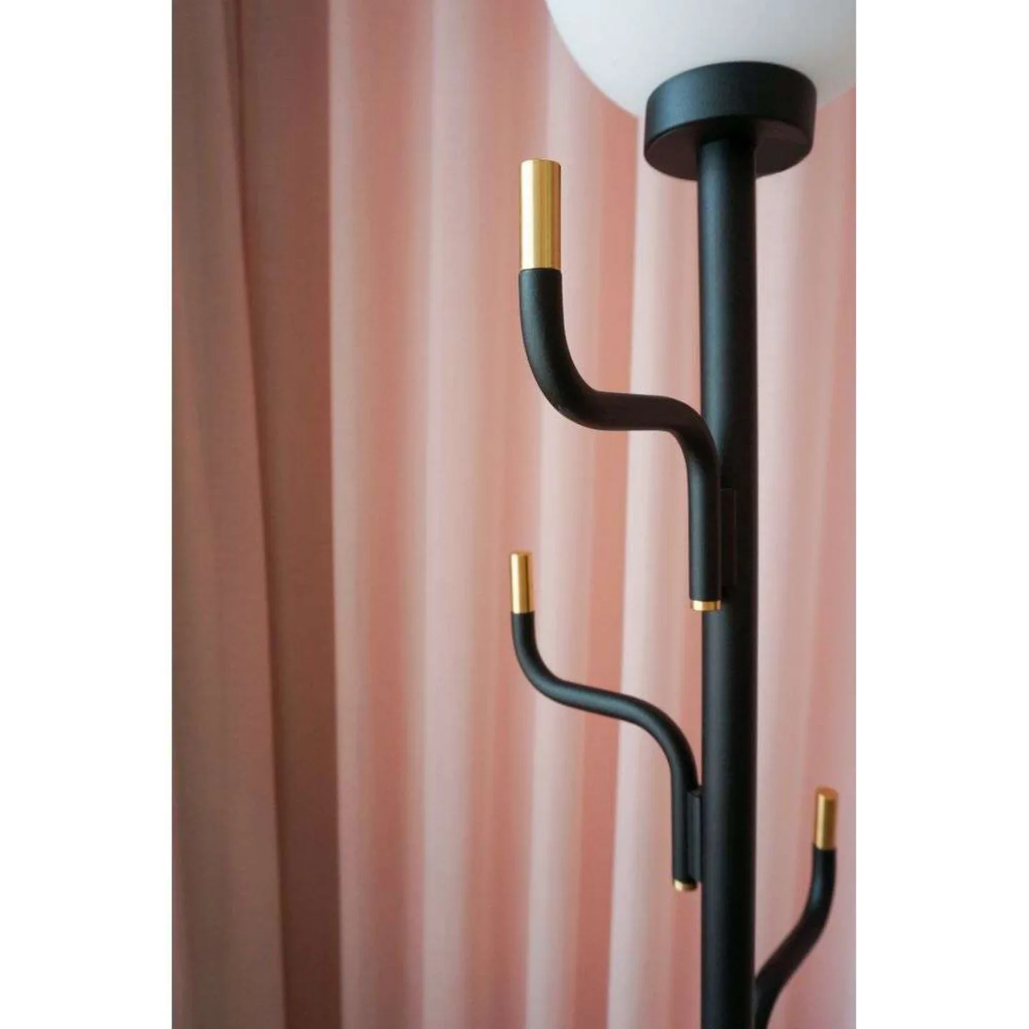 Big Darling Stehleuchte Ninja Black - Swedish Ninja - Wohnzimmer - Metall