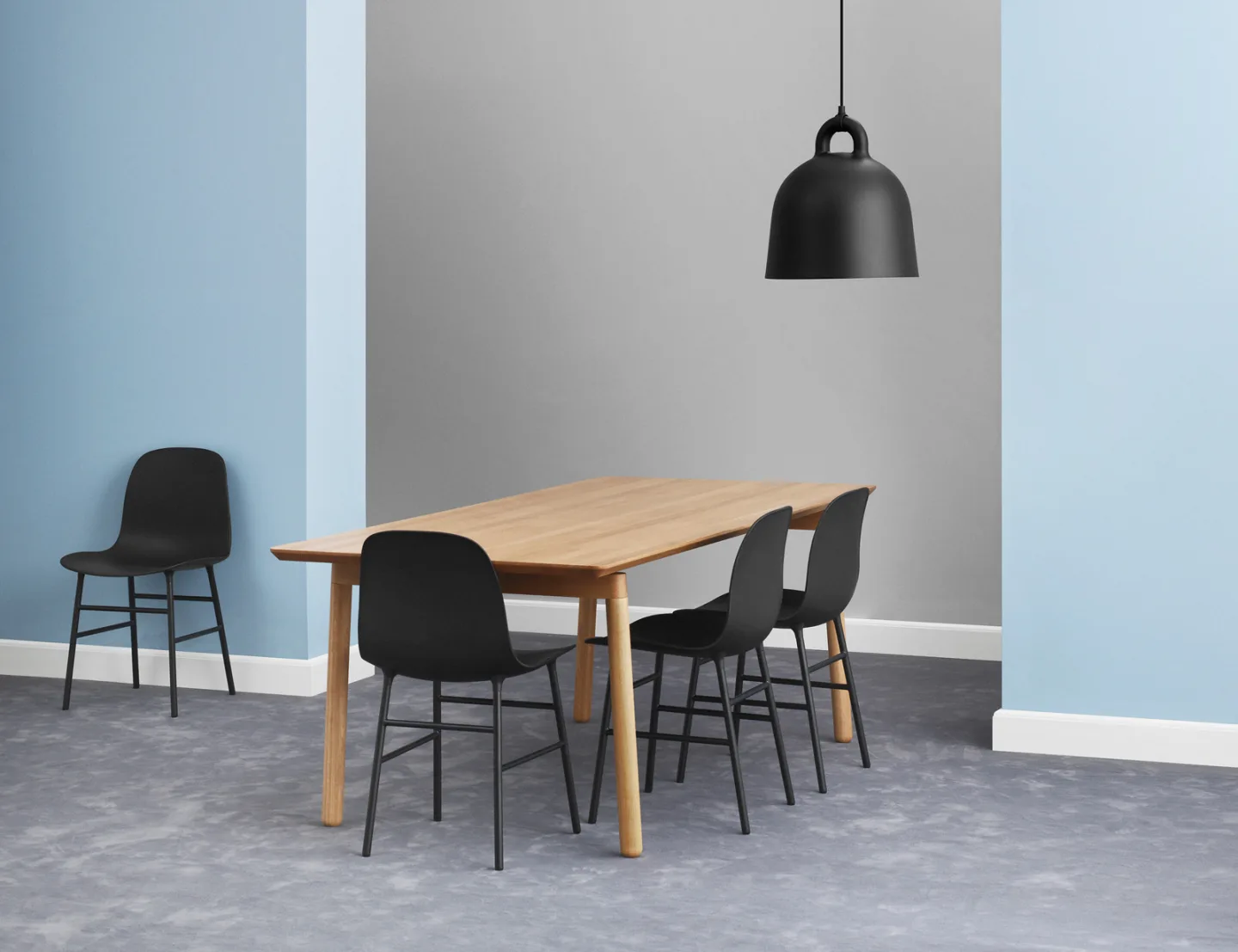 Bell Pendelleuchte Large Schwarz - Normann Copenhagen - Wohnzimmer - Aluminium
