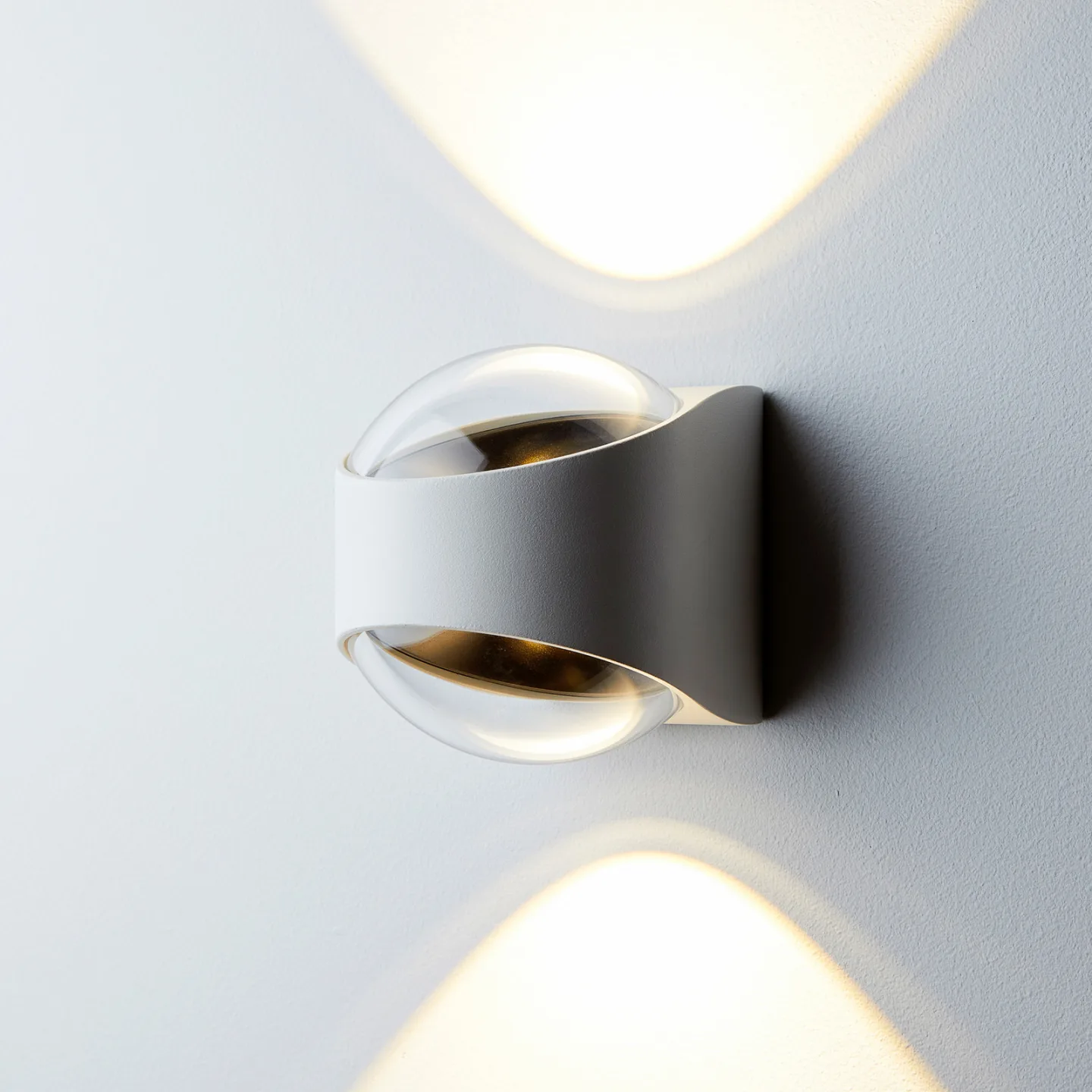 Saga Væglampe IP65 White - Loom Design - Terrasse - Moderne - Aluminium - Med flere lyskilder