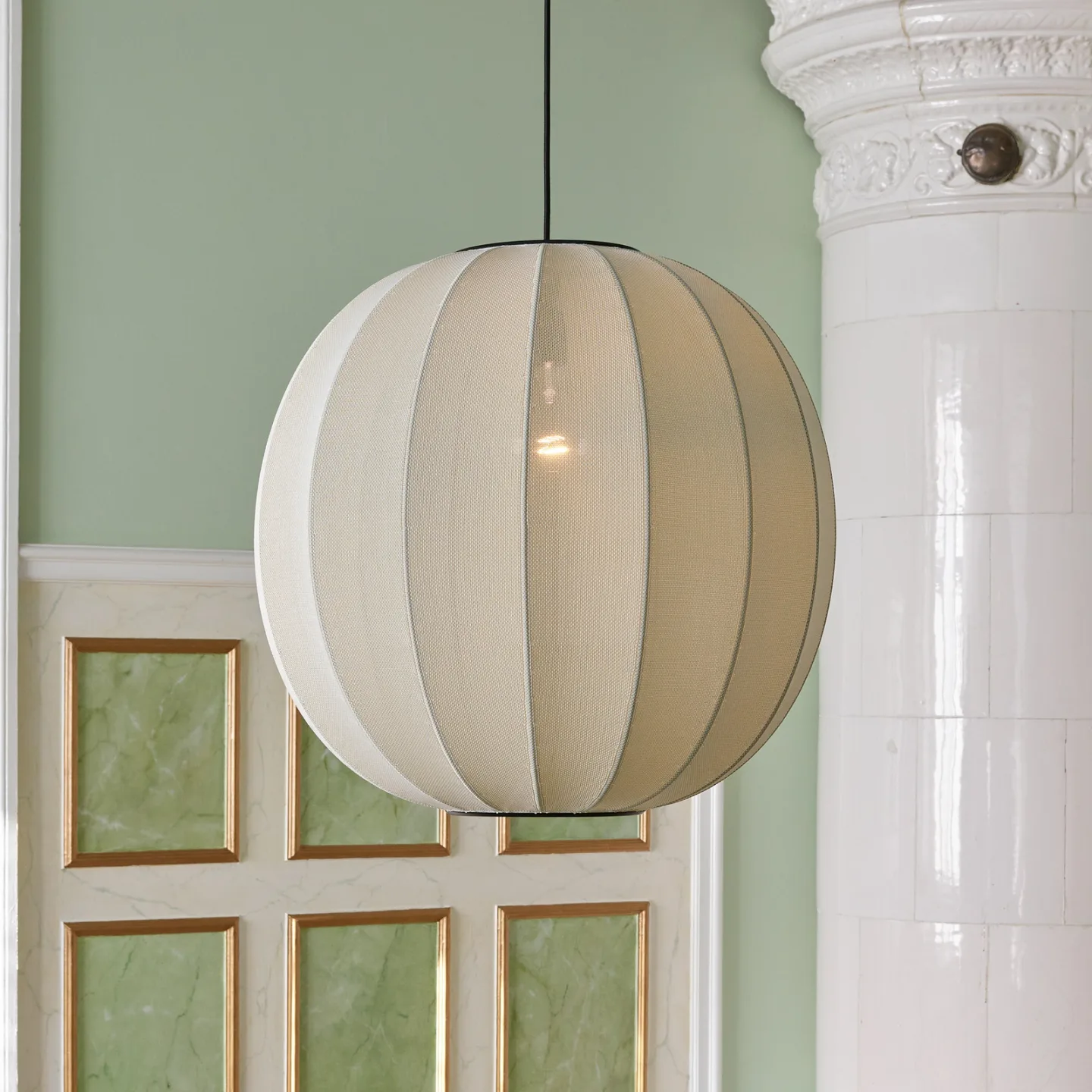 Knit-Wit 60 Round Pendelleuchte Pearl White - Made By Hand - Esszimmer - Aluminium
