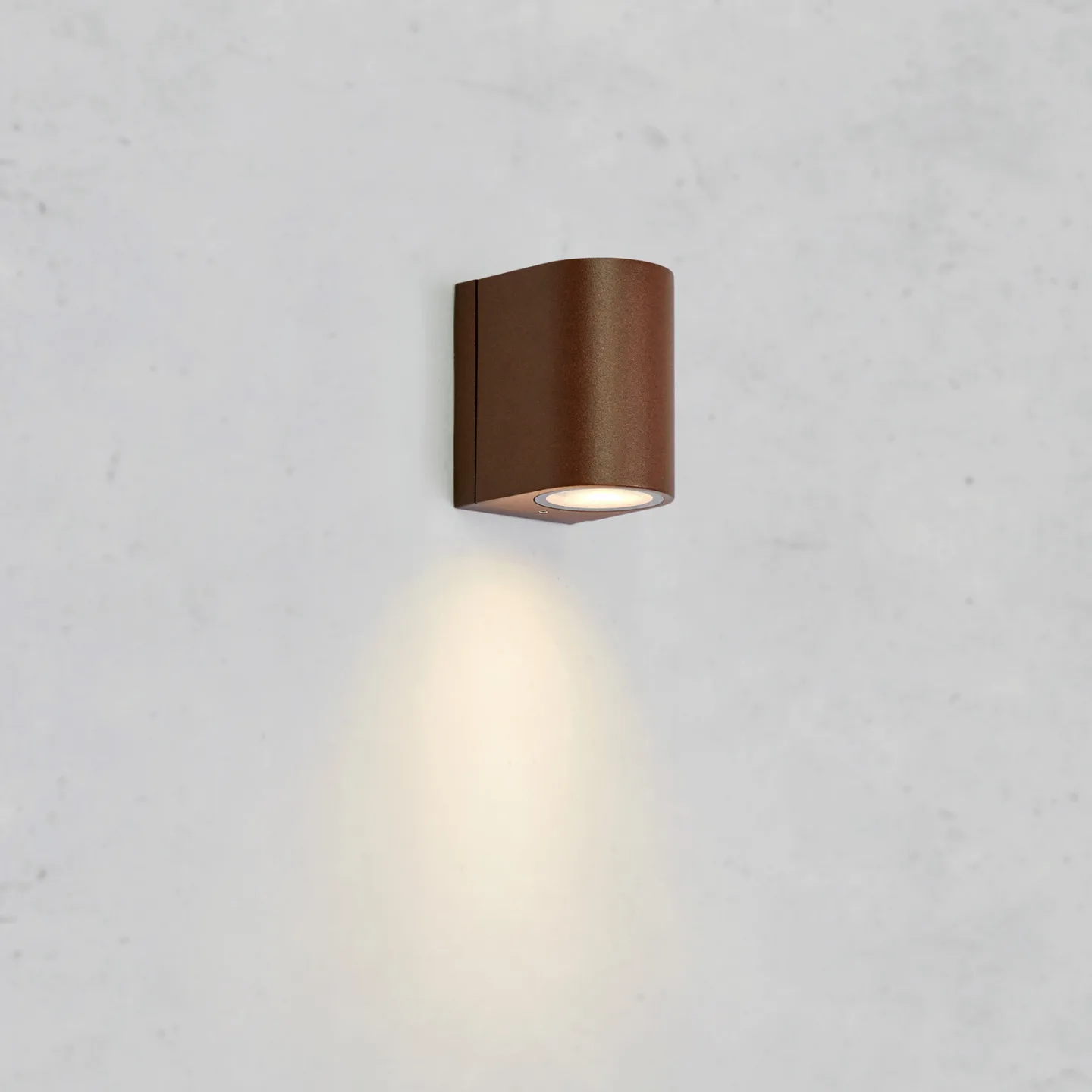 Alor LED-utomhusvägglampa, brun, 1 lampa, IP65, dimbar Markslöjd - Skandinavisk - Aluminium - Med en ljuskälla