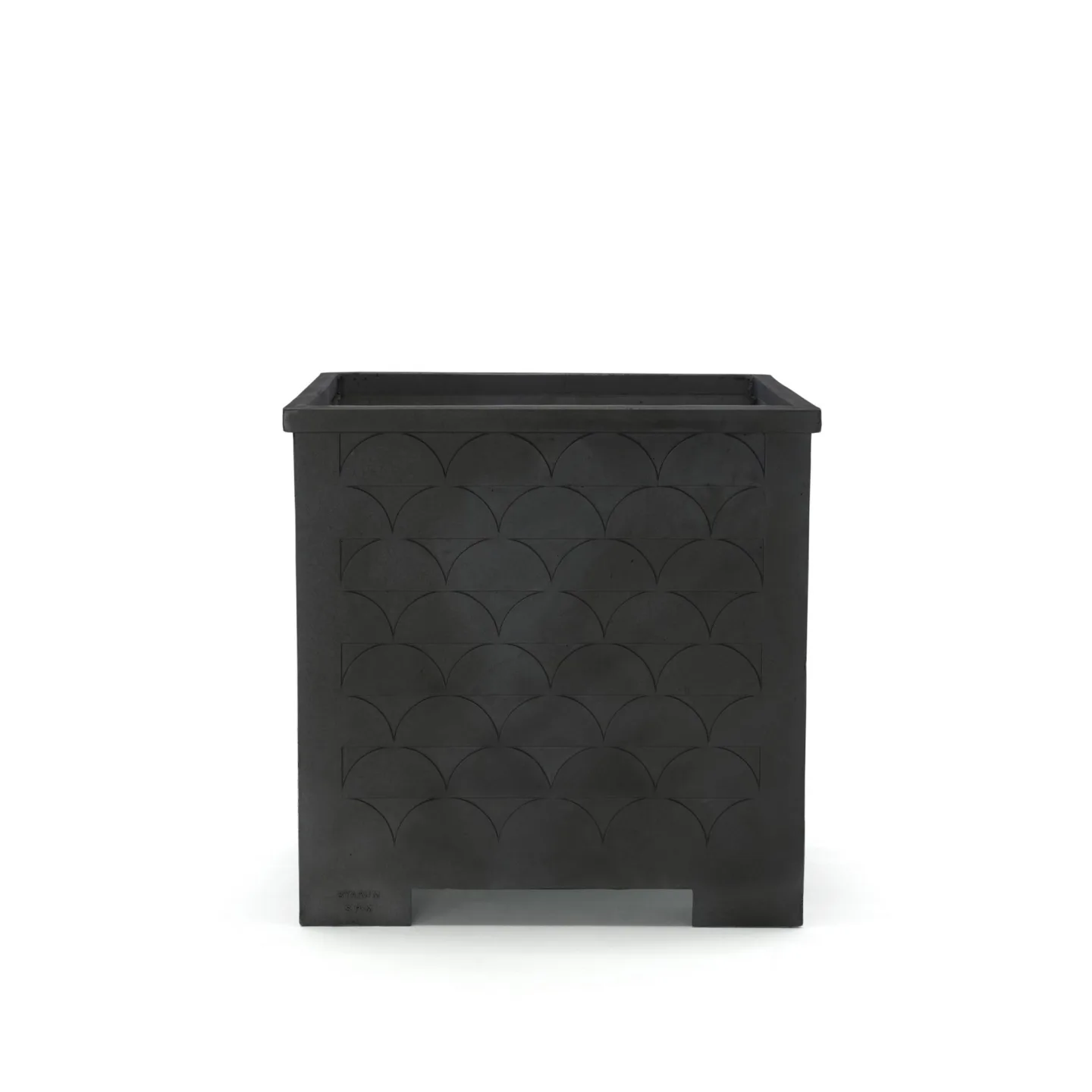 Byarums Bruk - Stor Relief - Svartlackerad Aluminium - Utomhuskrukor - Signe Persson-Melin