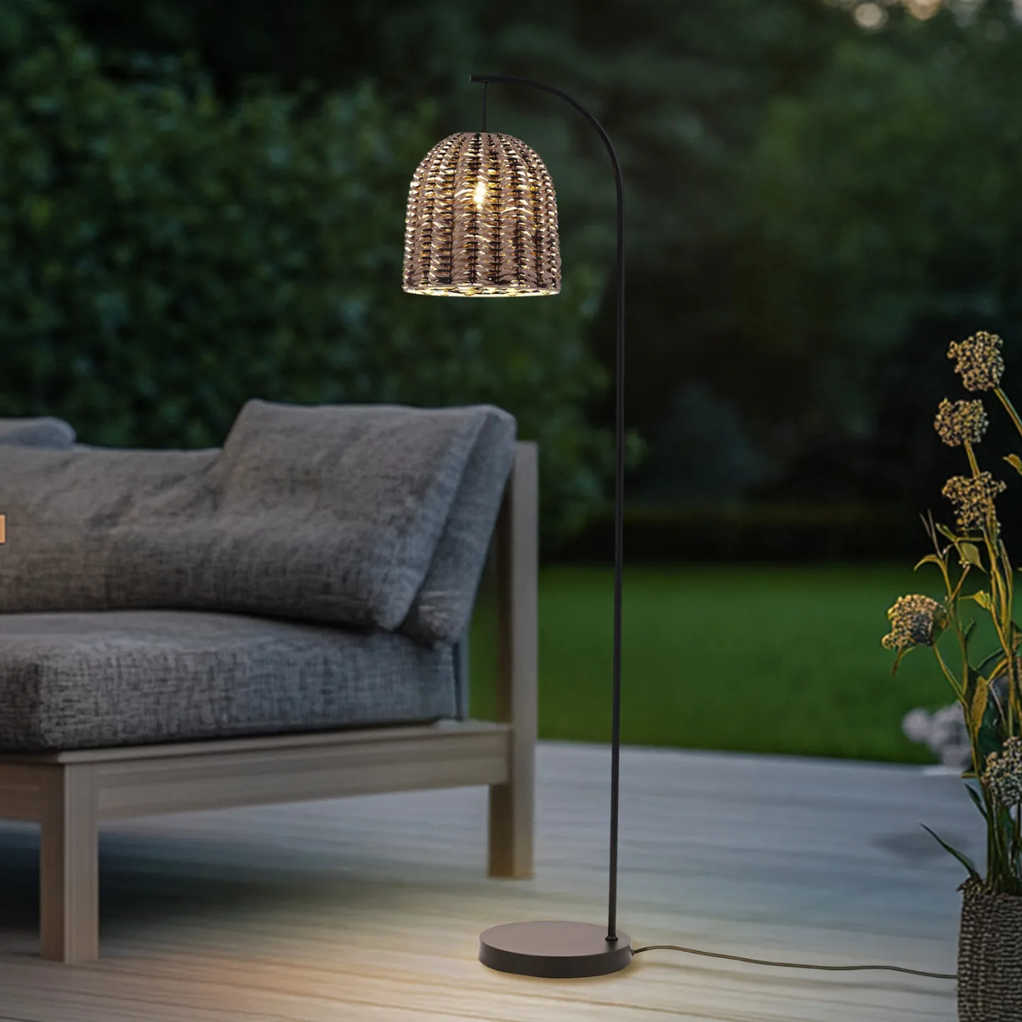 Taryn utomhus golvlampa, 172 cm, brun, IP44, plast - Lindby - Terrass - Lantlig / rustik - Med en ljuskälla