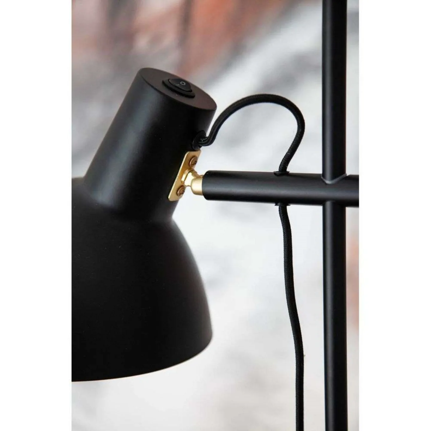 Halo Design - Metropole 2 - Golvlampa - Svart