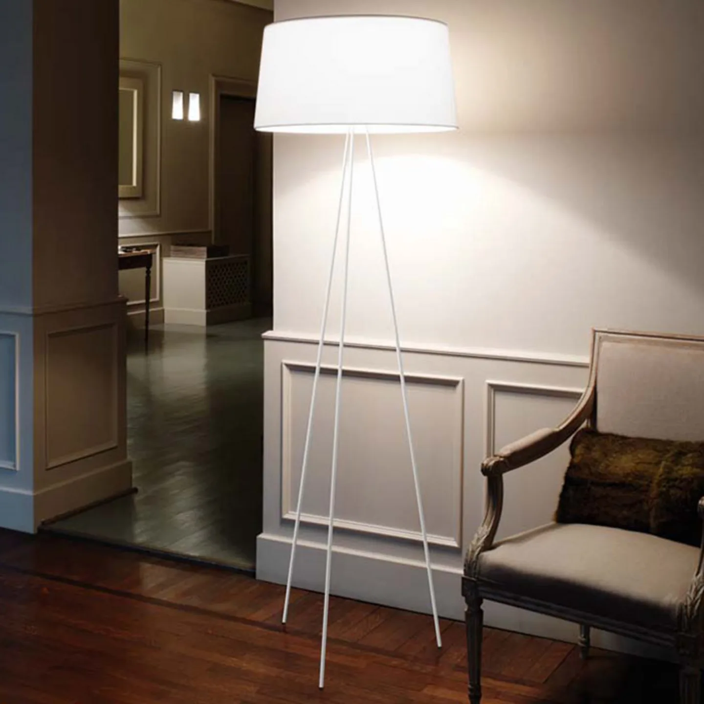 Tripod Golvlampa White - KDLN - Sovrum - Design - Metall - Med lampskärm