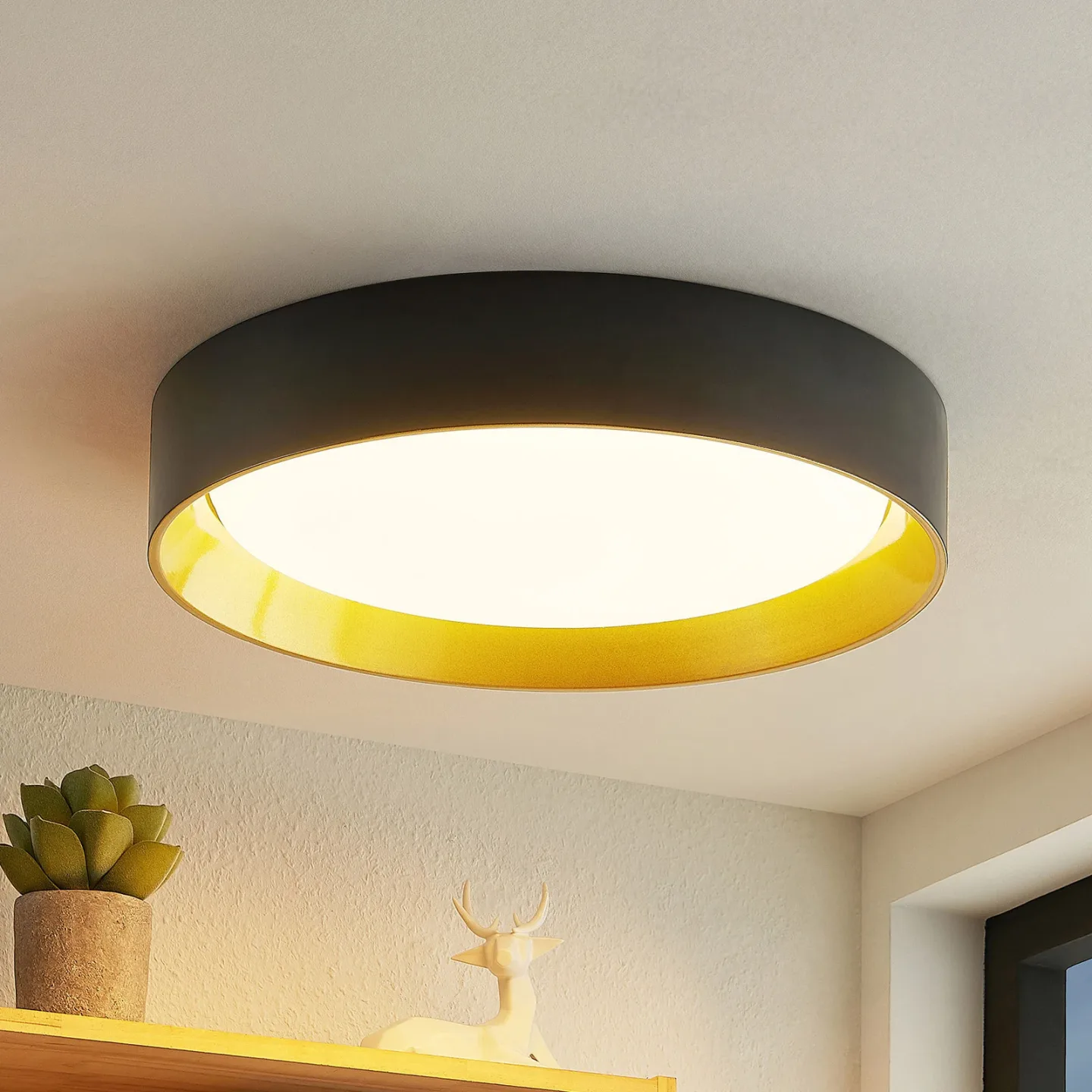 Kambia LED Deckenleuchte Ø55 Black/Gold - Lindby - Wohnzimmer - Modern - Aluminium - Rund