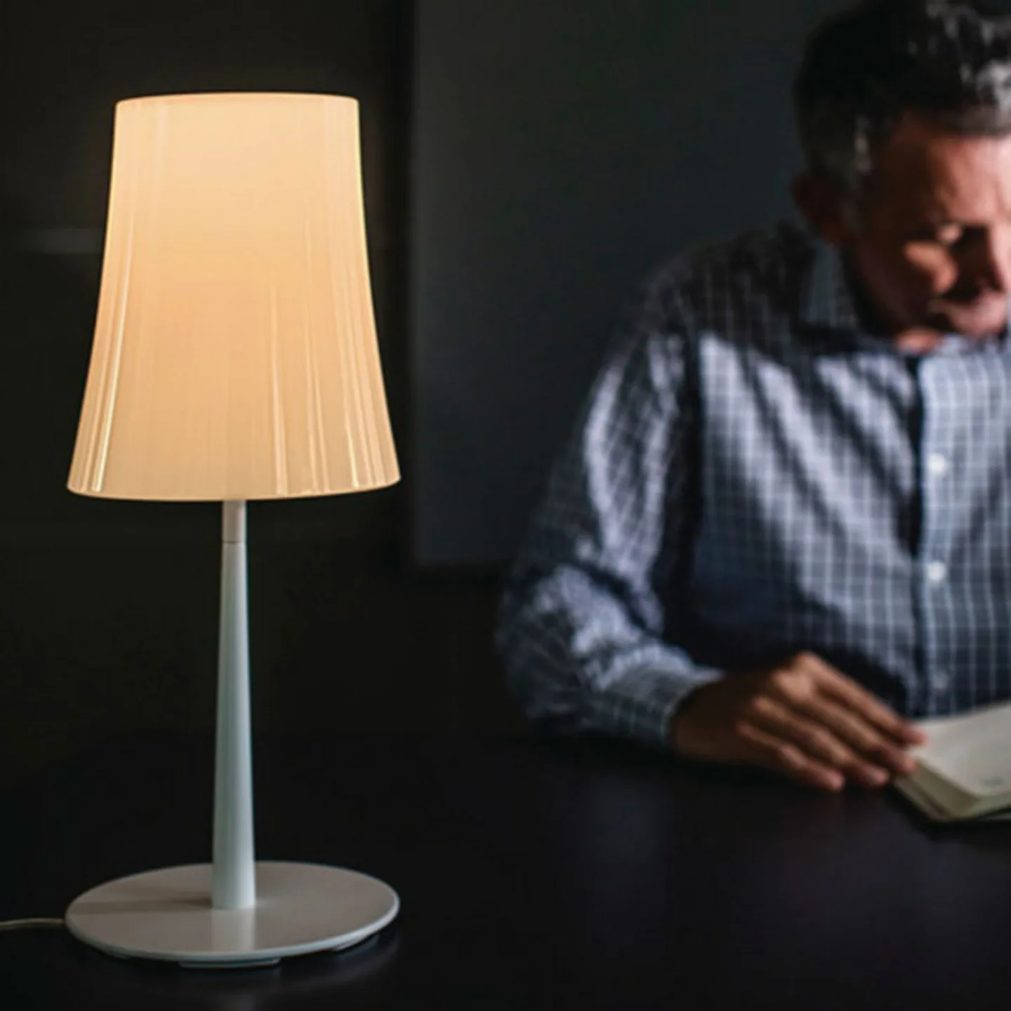 Birdie Easy Tischleuchte White - Foscarini - Wohnzimmer - Design - Metall - Mit Schirm