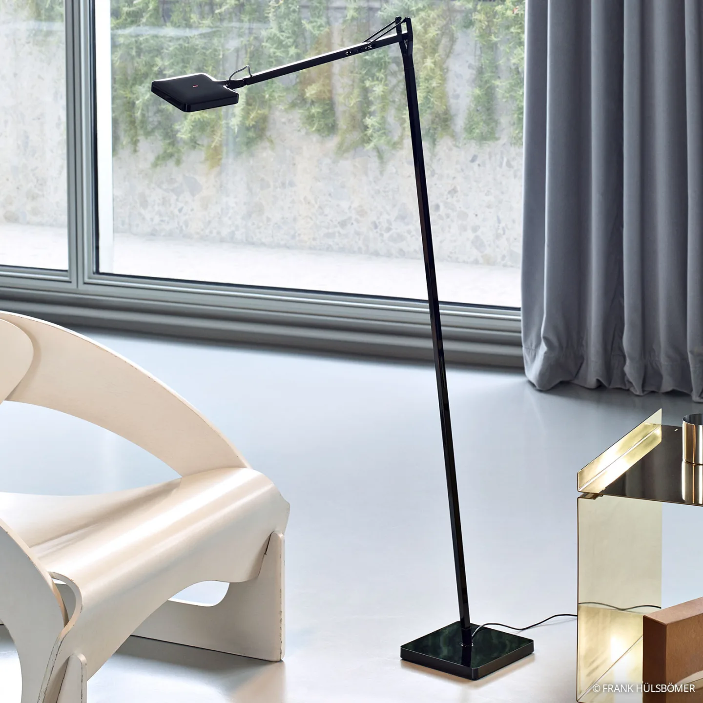 Kelvin LED F Gulvlampe Sort - Flos - Stue - Design - Metal - Med én lyskilde