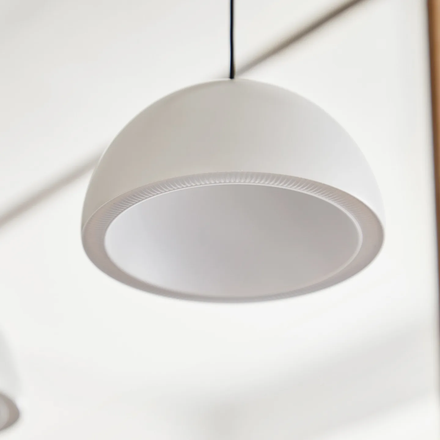 Curve Pendelleuchte White - Loom Design - Wohnzimmer - Modern - Aluminium - Einflammig