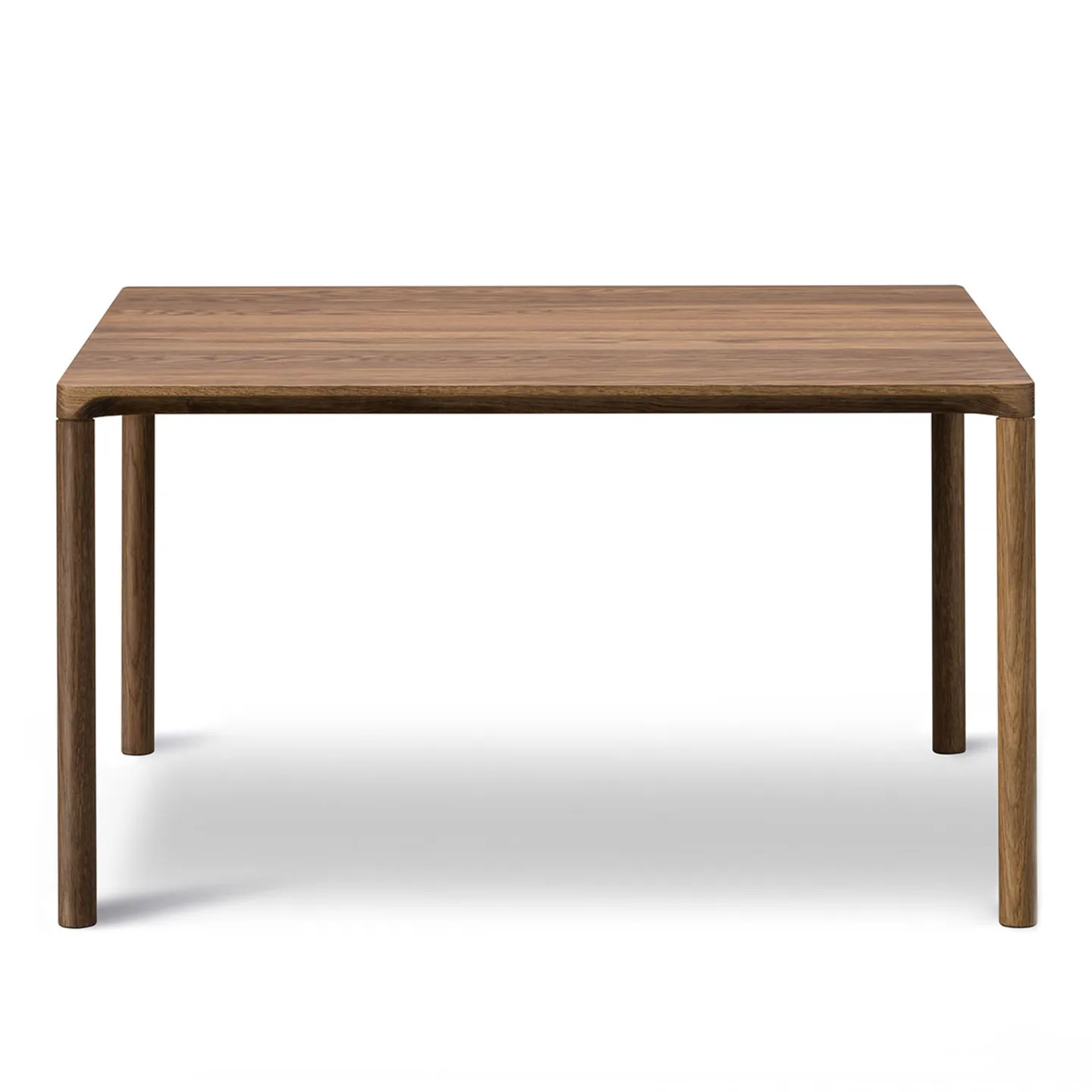 Fredericia Furniture - Piloti soffbord 75 x 75 cm rökt ek - Soffbord - Hugo Passos - Brun - Trä