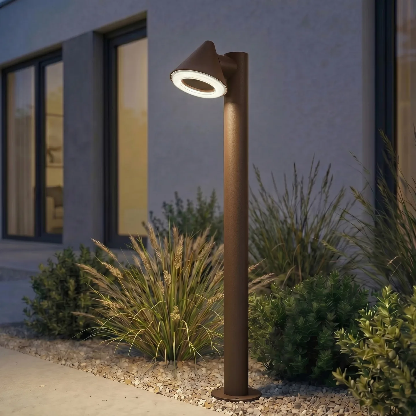 Soran LED-Wegeleuchte, Metall, Höhe 100 cm, braun, IP44 - Lindby - Modern - Einflammig