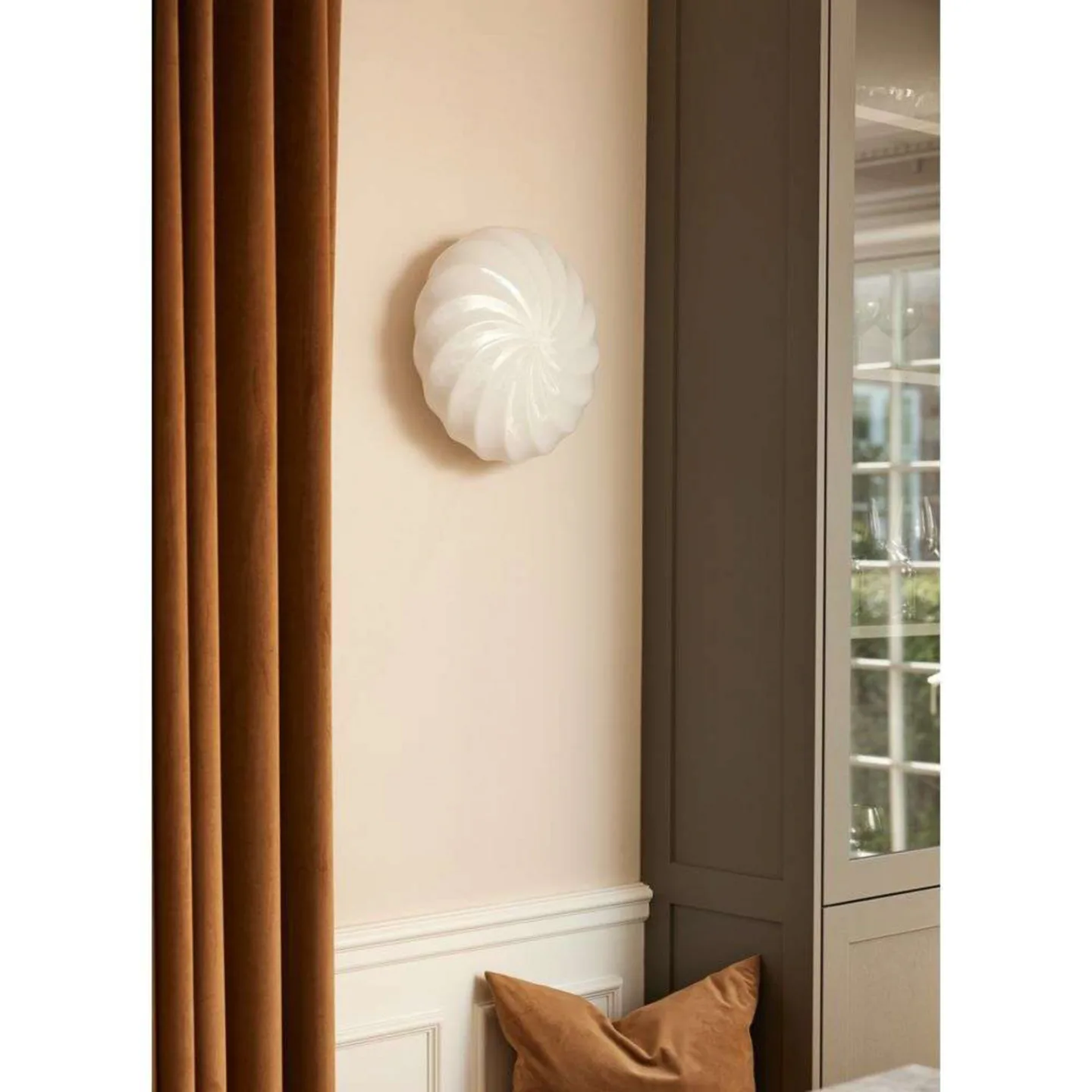 Twist vegg-/taklampe, Ø 35 cm, messing/opal - Halo Design - Stue - Metall