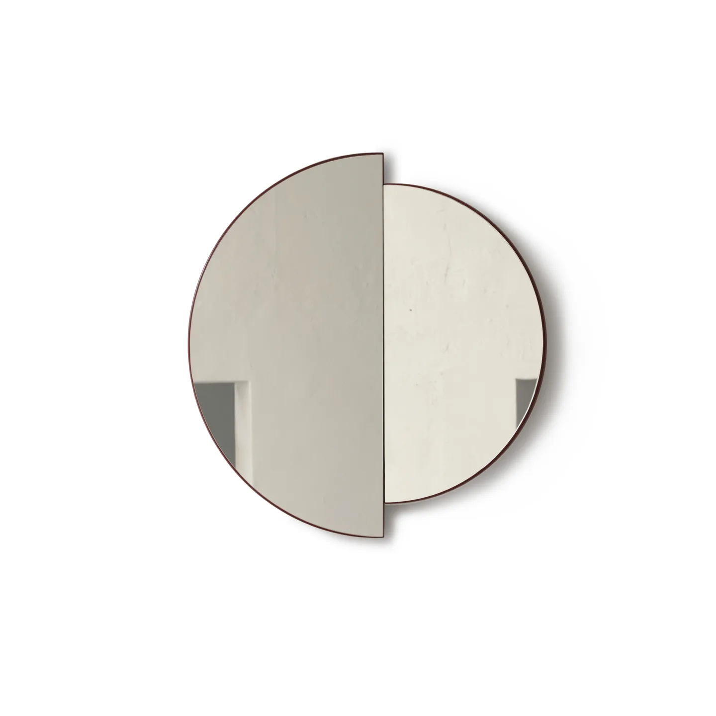 Mazo - Rae Mirror Ø60 - Dark Red - Väggspeglar - Jessica Vedel - Röd - Glas/Trä
