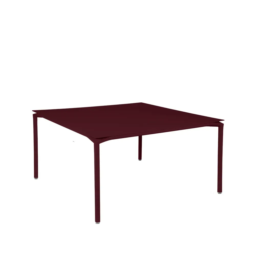 Fermob Calvi bord kvadratiskt 140x140 cm Black cherry (vinröd)